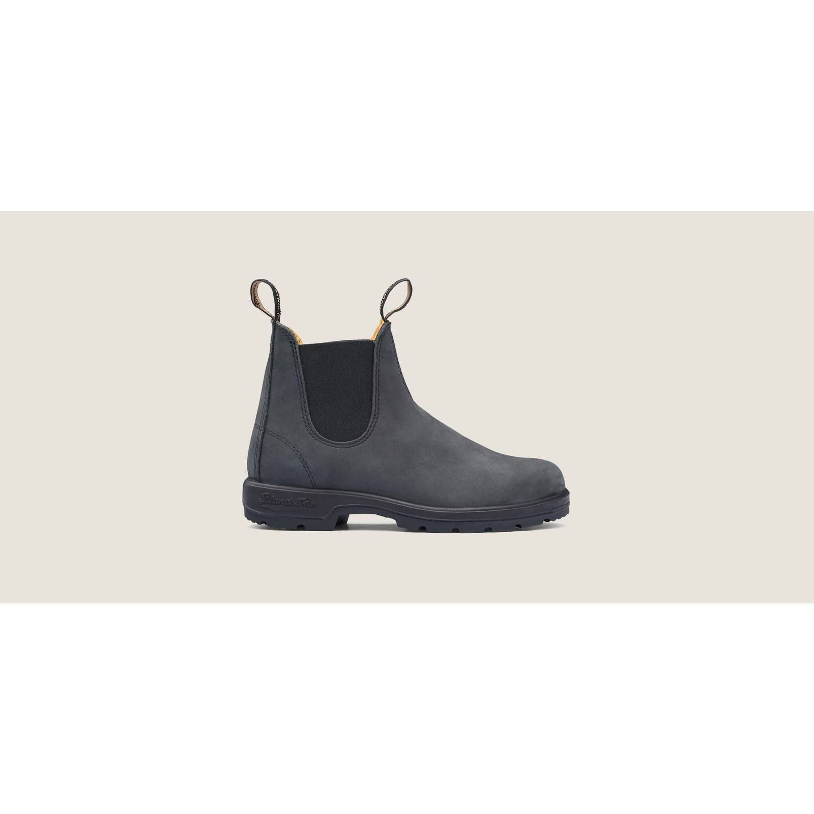 Blundstone Women's Classic Chelsea Boots In Rustic Black | Grailed