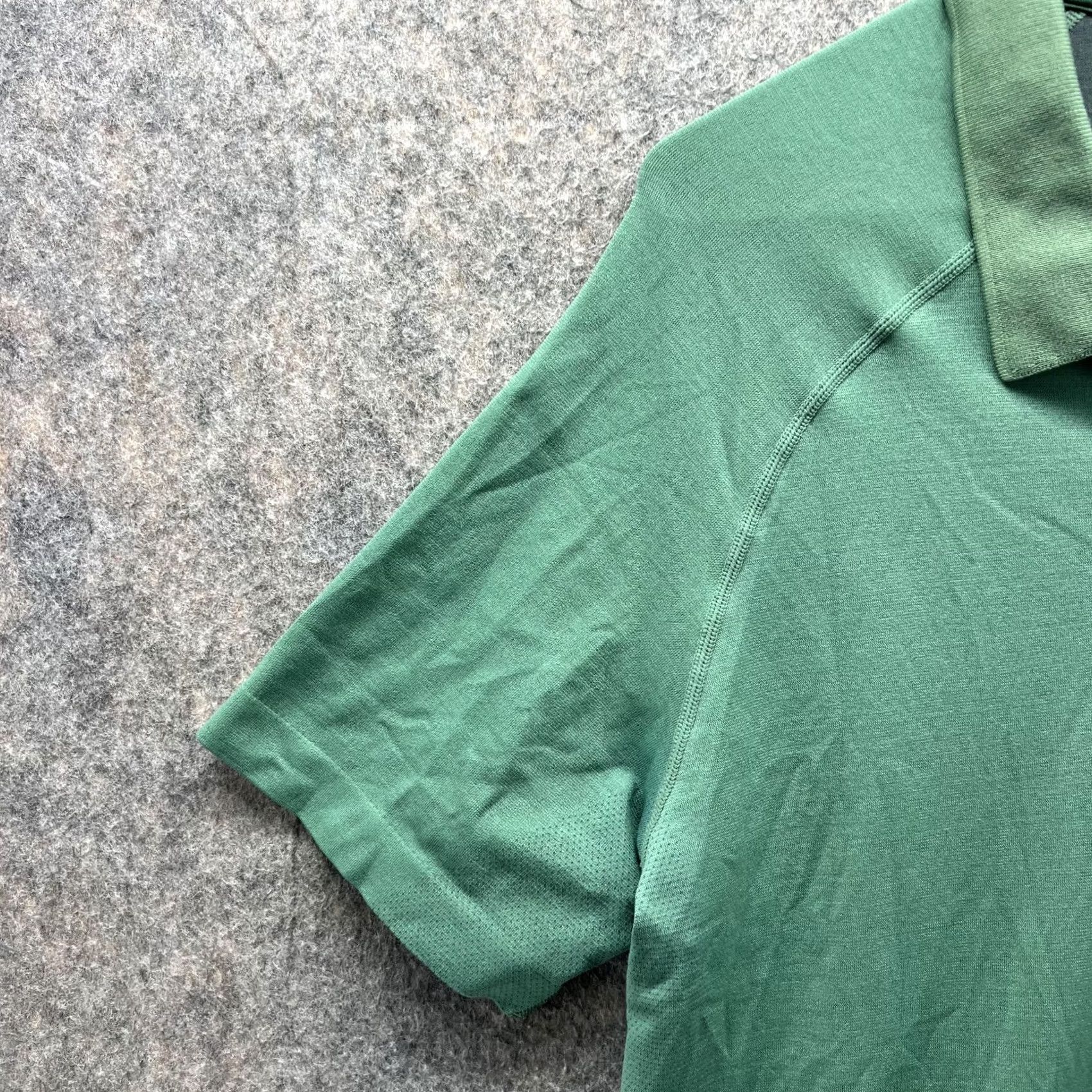 Fabletics Fabletics Polo Shirt Men L Green Nylon Polyester Casual Athletic Stretch Shirt Short Sleeve Collared Button Logo Vintage No Size US L / EU 52-54 / 3 - 3 Thumbnail