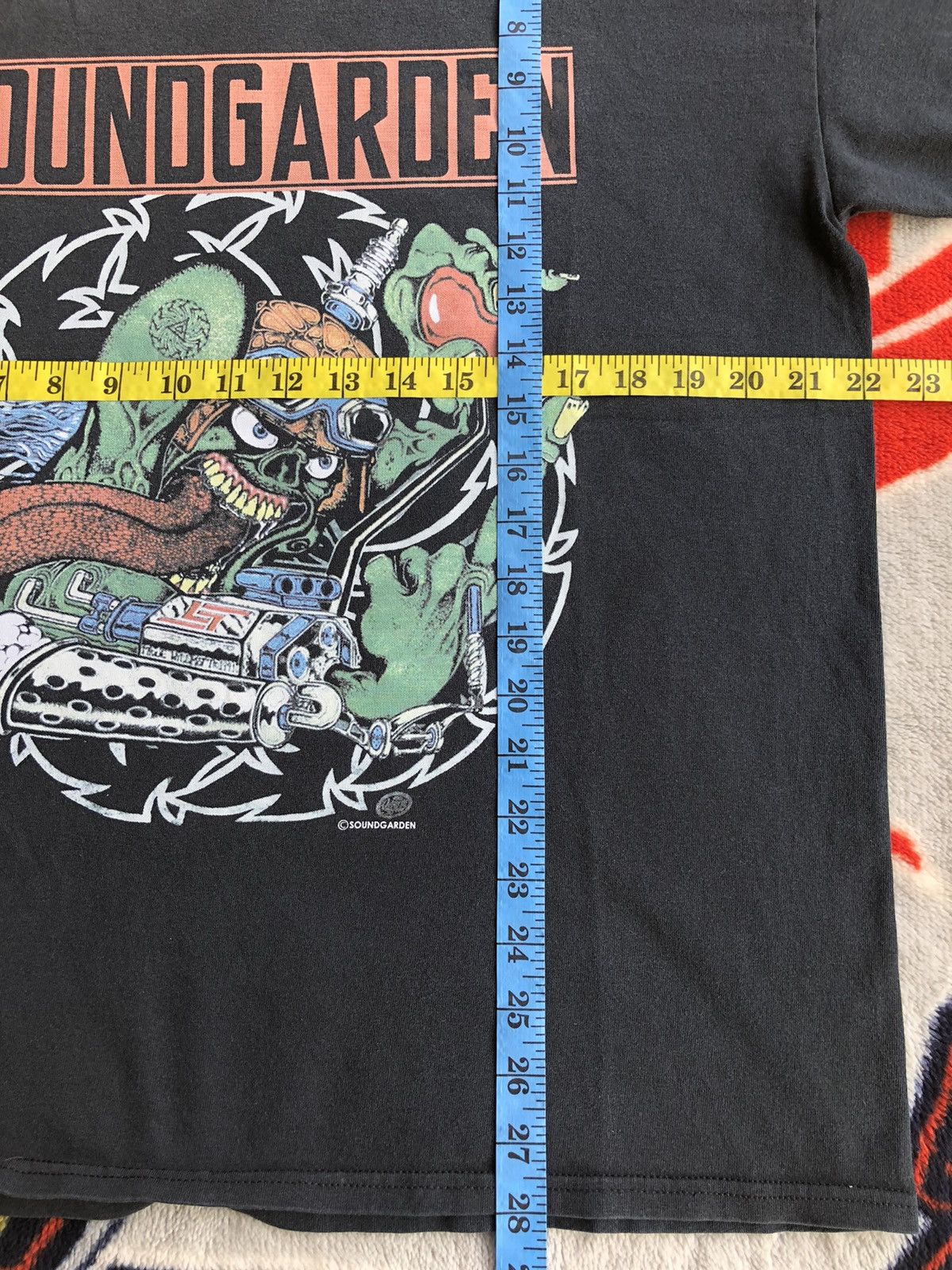 Band Tees Thrashed Vintage Badmotorfinger Fingaz4Life Sun Faded Tee Size US L / EU 52-54 / 3 - 16 Thumbnail