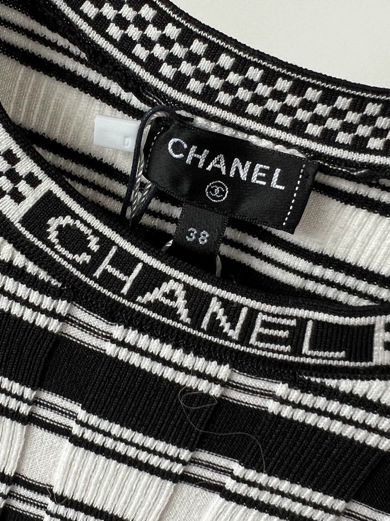 Chanel Chanel Color-blocked striped cotton round-neck short-sleev Size XS / US 0-2 / IT 36-38 - 3 Thumbnail