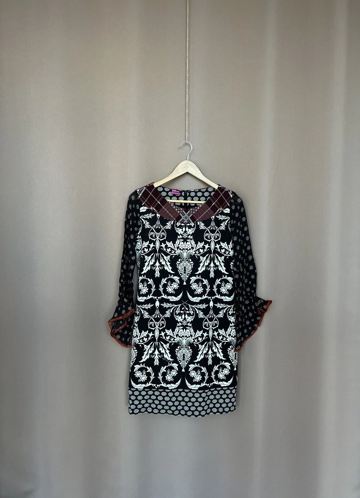 Other Save the Queen Midi Dress Womens Size M Avant Garde Size M / US 6-8 / IT 42-44 - 1 Thumbnail