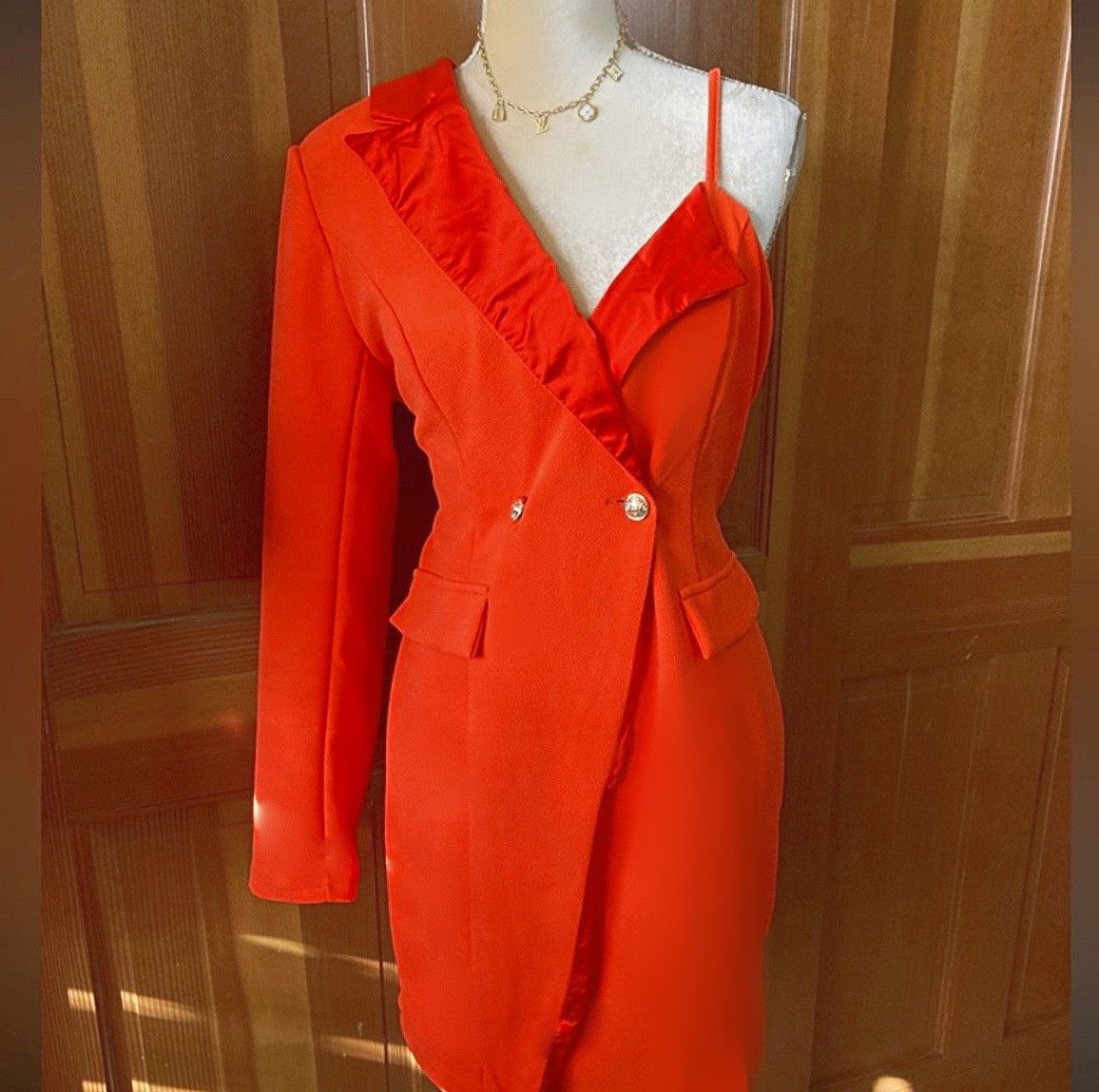 Designer × Other Nwt, Lavishly Paris Women’s cold shoulder button up blazer. Size S / US 4 / IT 40 - 3 Thumbnail