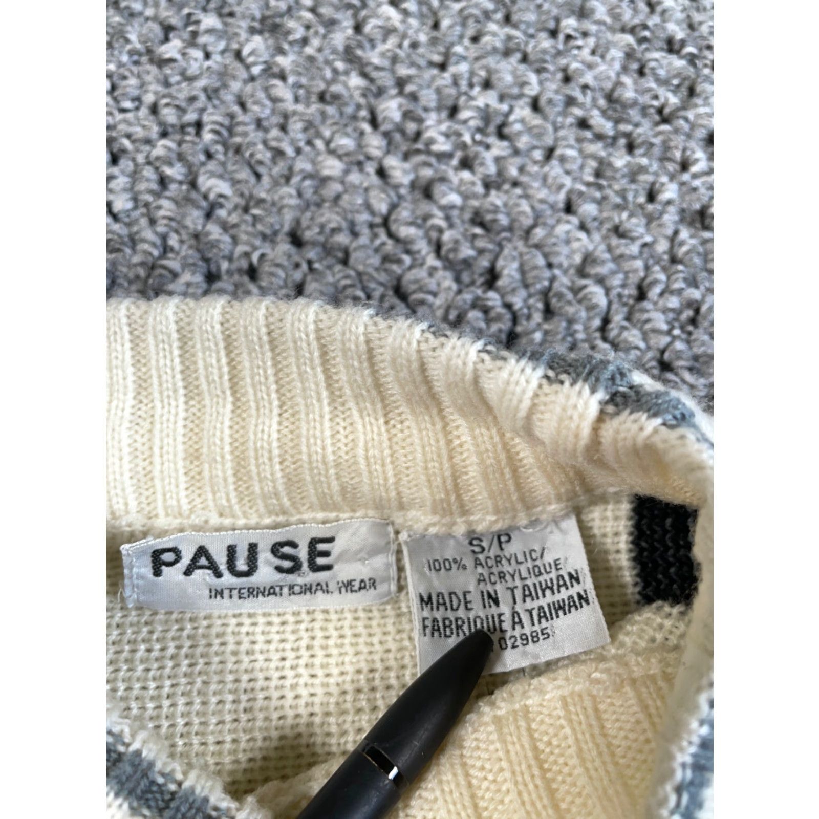 Vintage VTG 80s Vintage Geometric Knit Sweater Crew Neck Adult S Ivory Mens Pullover Geometric Pattern 80s Classic Dad Preppy Size US S / EU 44-46 / 1 - 3 Thumbnail