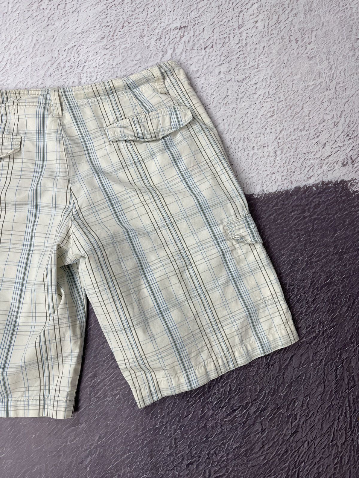 Nike Nike vintage y2k checkered white creamy cargo shorts utility Size US 33 - 12 Thumbnail