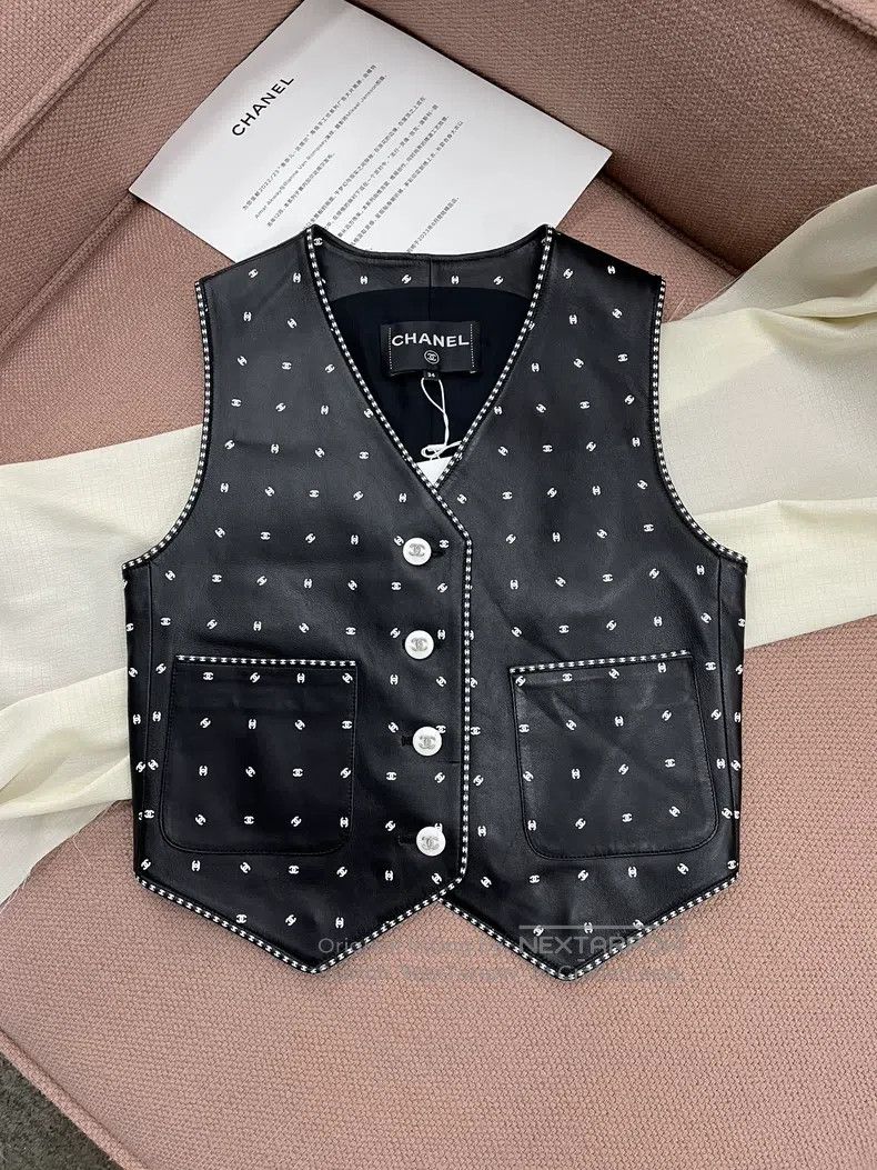 Chanel Chanel Black full logo full double C leather vest jacket Size XXS / US 00 / IT 34 - 2 Thumbnail