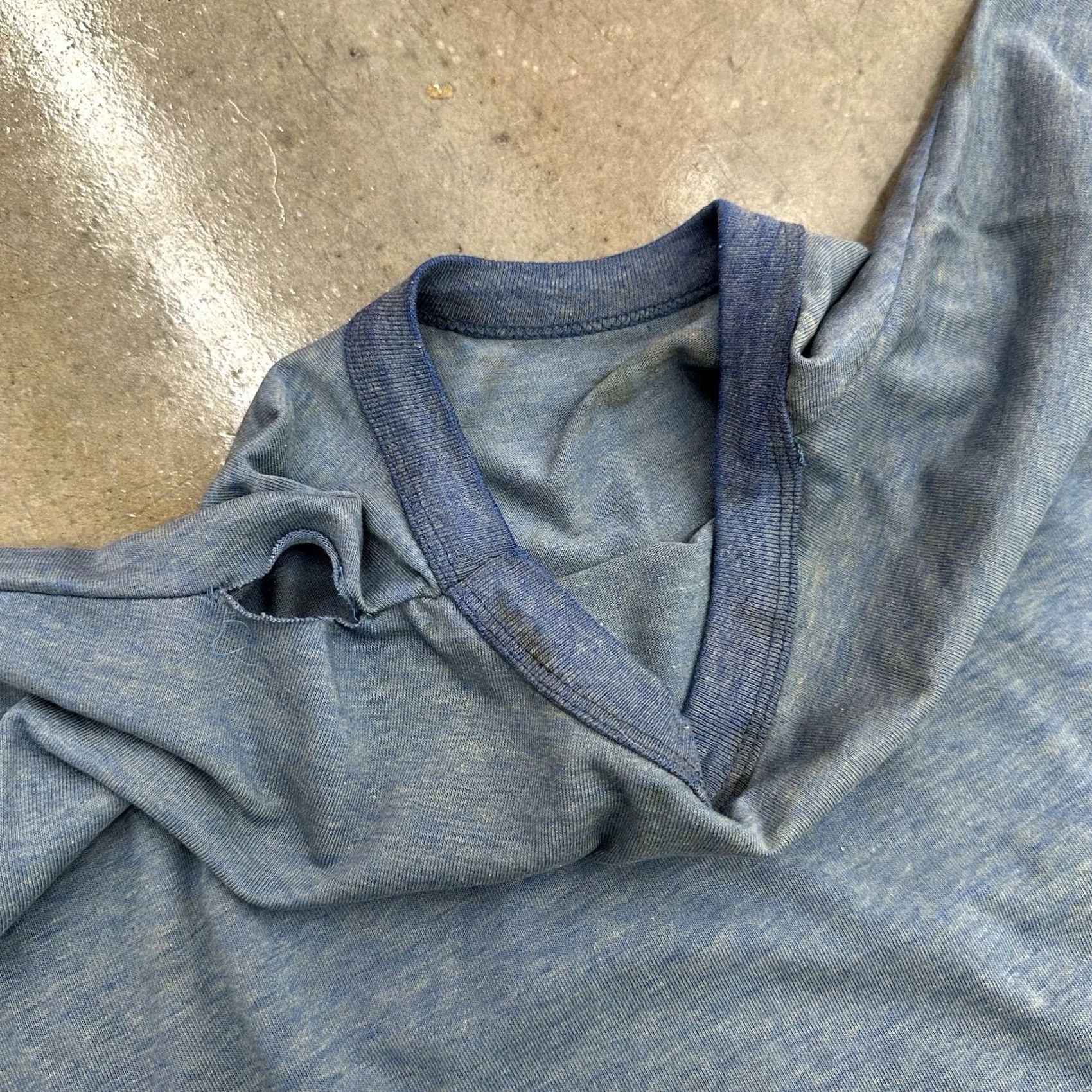 Vintage VINTAGE 1978 Flirts Garfield Jim Davis Aries T Shirt XL Blue Stained Distressed Size US XL / EU 56 / 4 - 5 Thumbnail