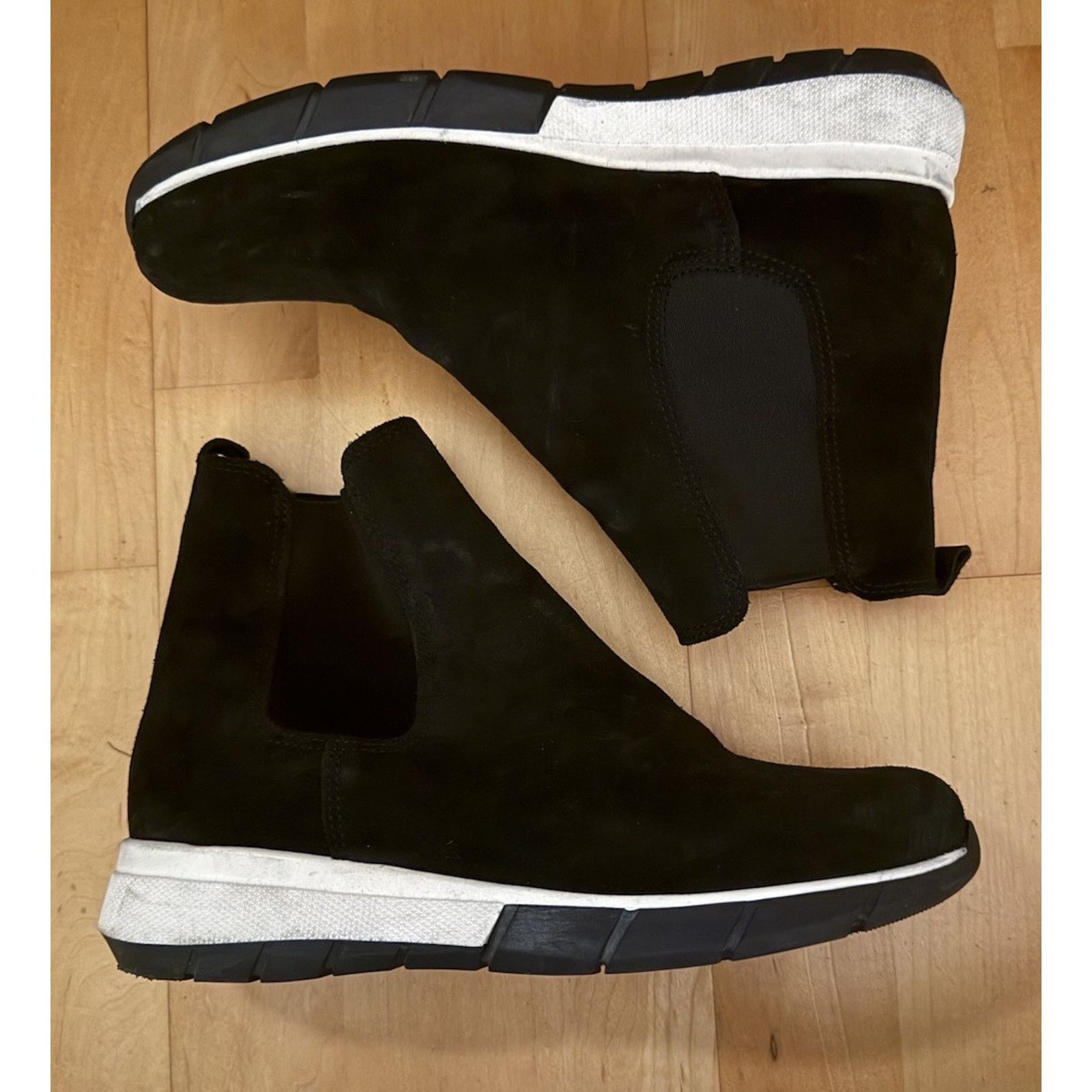 Other La Canadienne Suede Waterproof Chelsea ankle boot Bootie 7 Size US 7 / IT 37 - 2 Thumbnail