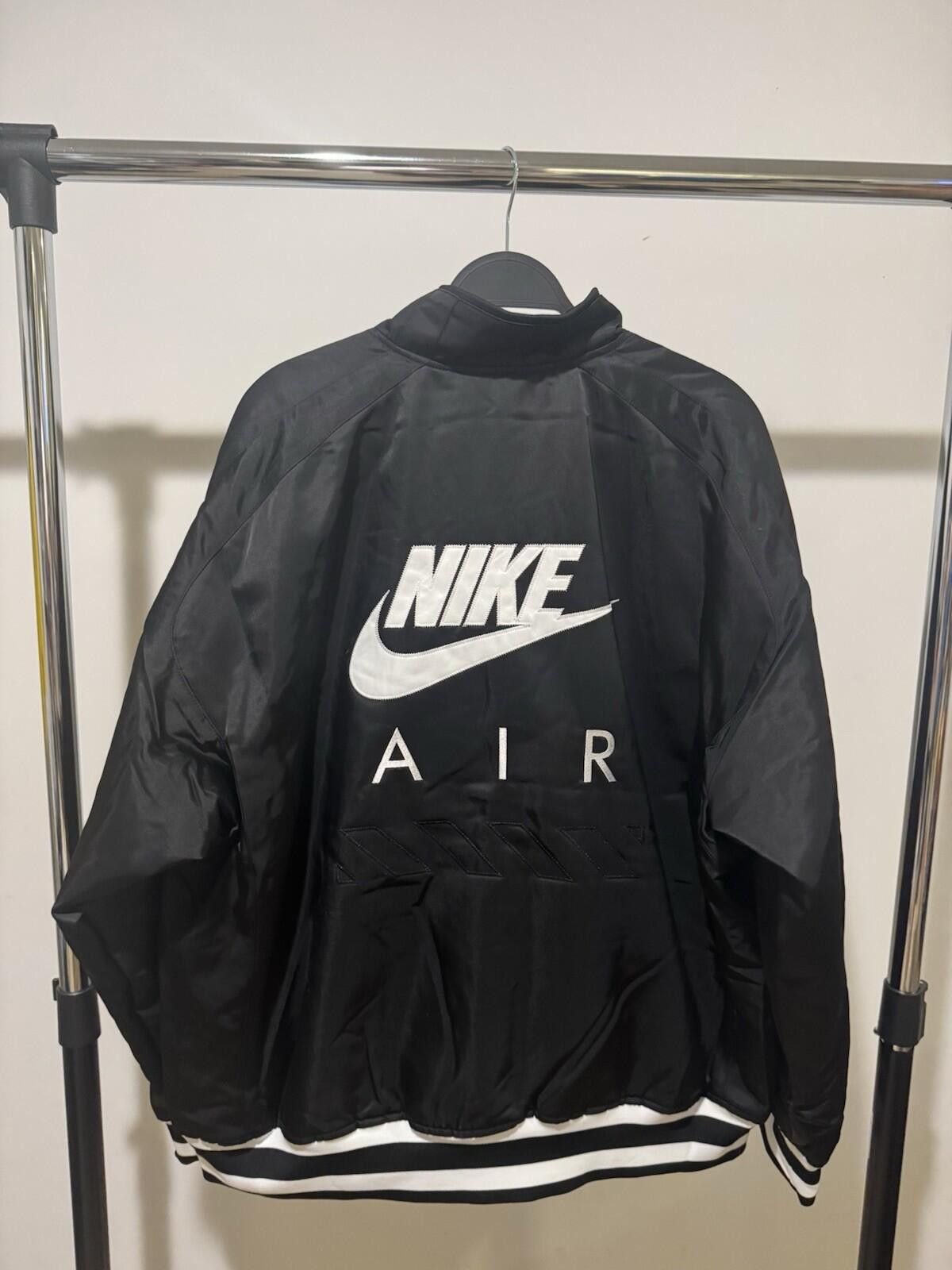 Nike NWT Nike Air Varsity Therma-Fit Bomber Jacket HJ0301-010 Size US L / EU 52-54 / 3 - 6 Thumbnail
