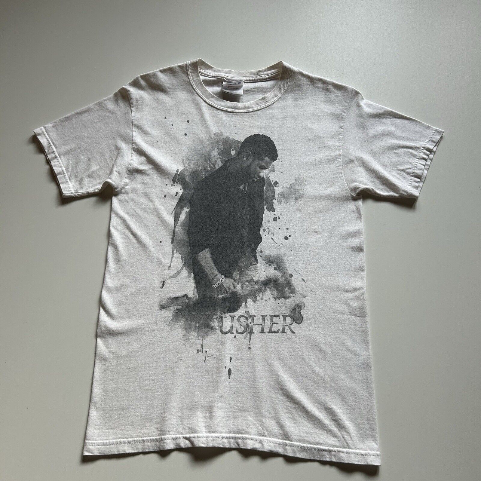 Band Tees Vintage 2000s Usher OMG Tour R&B Graphic T Shirt Men's Small Size US S / EU 44-46 / 1 - 1 Thumbnail
