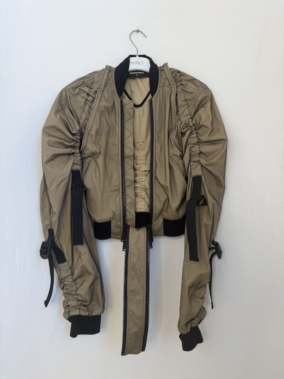 Dsquared2 Dsquared2 SS19 Runway ruched sleeve cropped bomber jacket Size S / US 4 / IT 40 - 8 Thumbnail