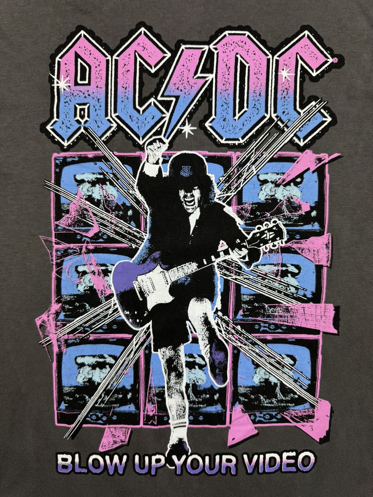 AC/DC AC/DC unisex’s T shirt Band BLOW UP YOUR VIDEO Size US M / EU 48-50 / 2 - 2 Thumbnail