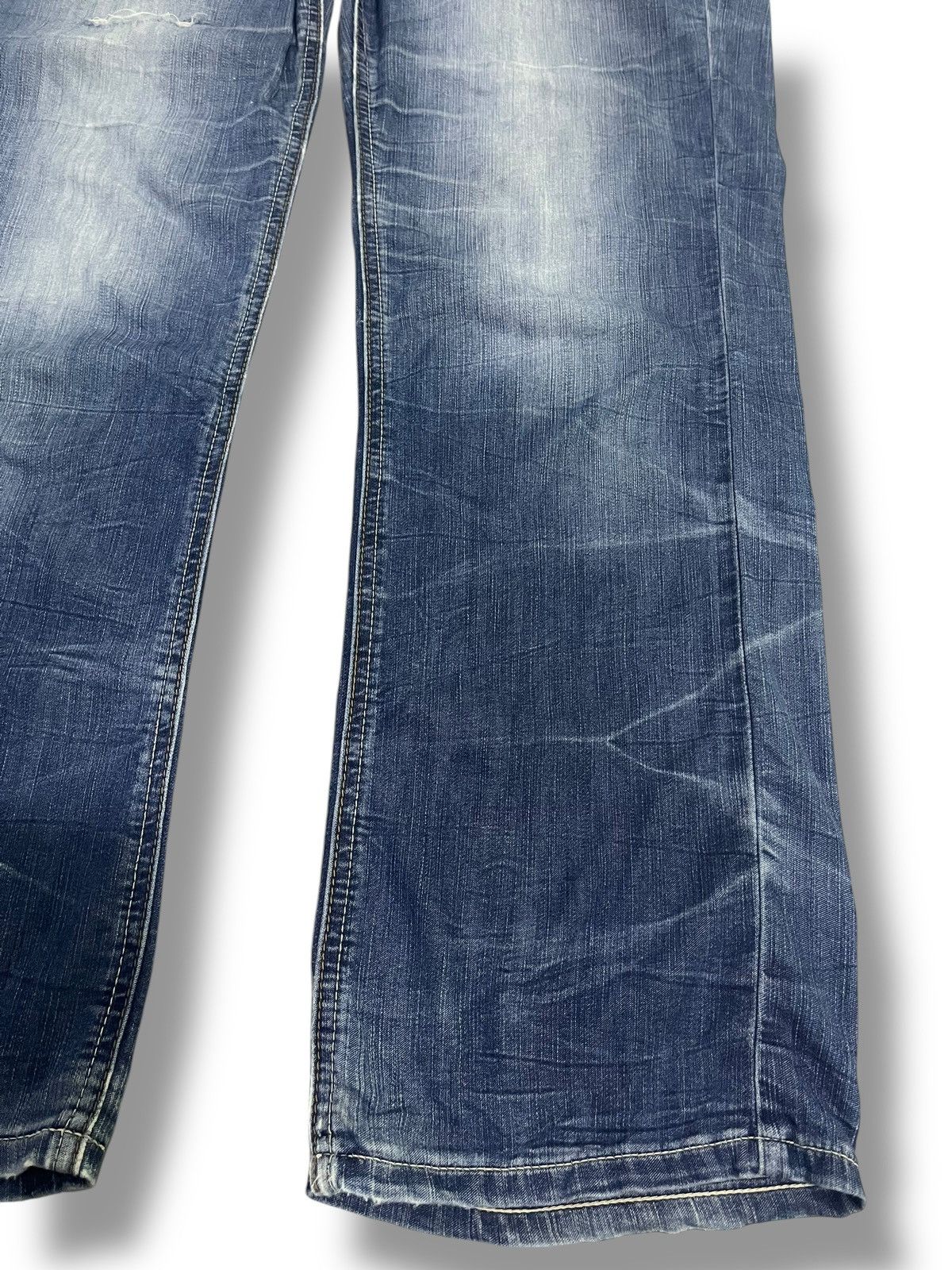 If Six Was Nine × Japanese Brand × Le Grande Bleu (L.G.B.) 🇯🇵 JAPANESE BRAND WASHED BLUE DISTRESSED DENIM Size US 34 / EU 50 - 4 Thumbnail