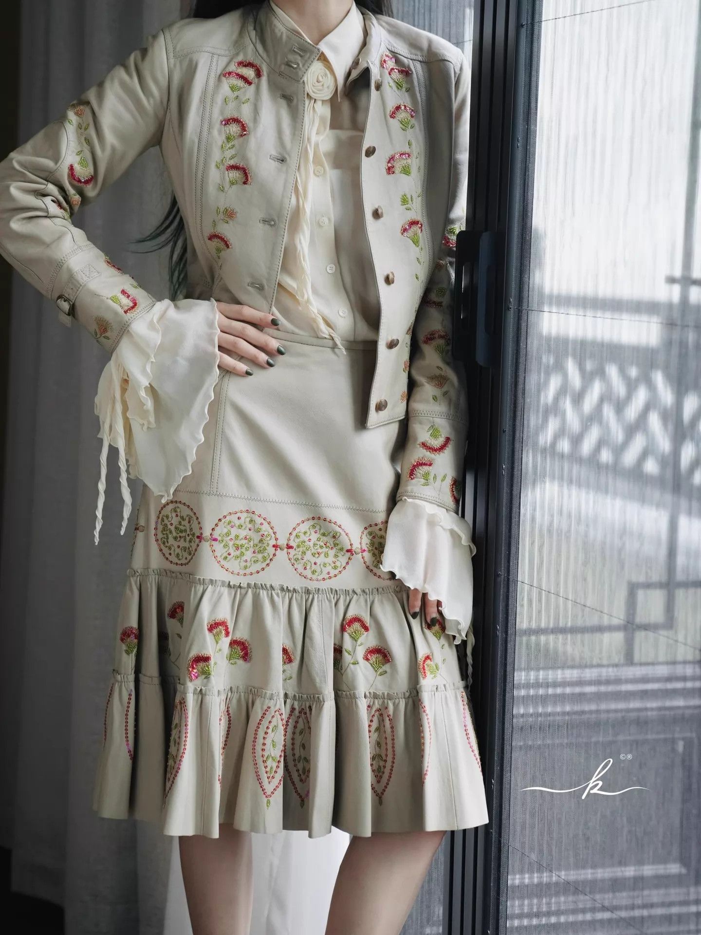 Vintage Vintage Women's Leather Embroidered Jacket & Skirt Set Size XS / US 0-2 / IT 36-38 - 1 Thumbnail