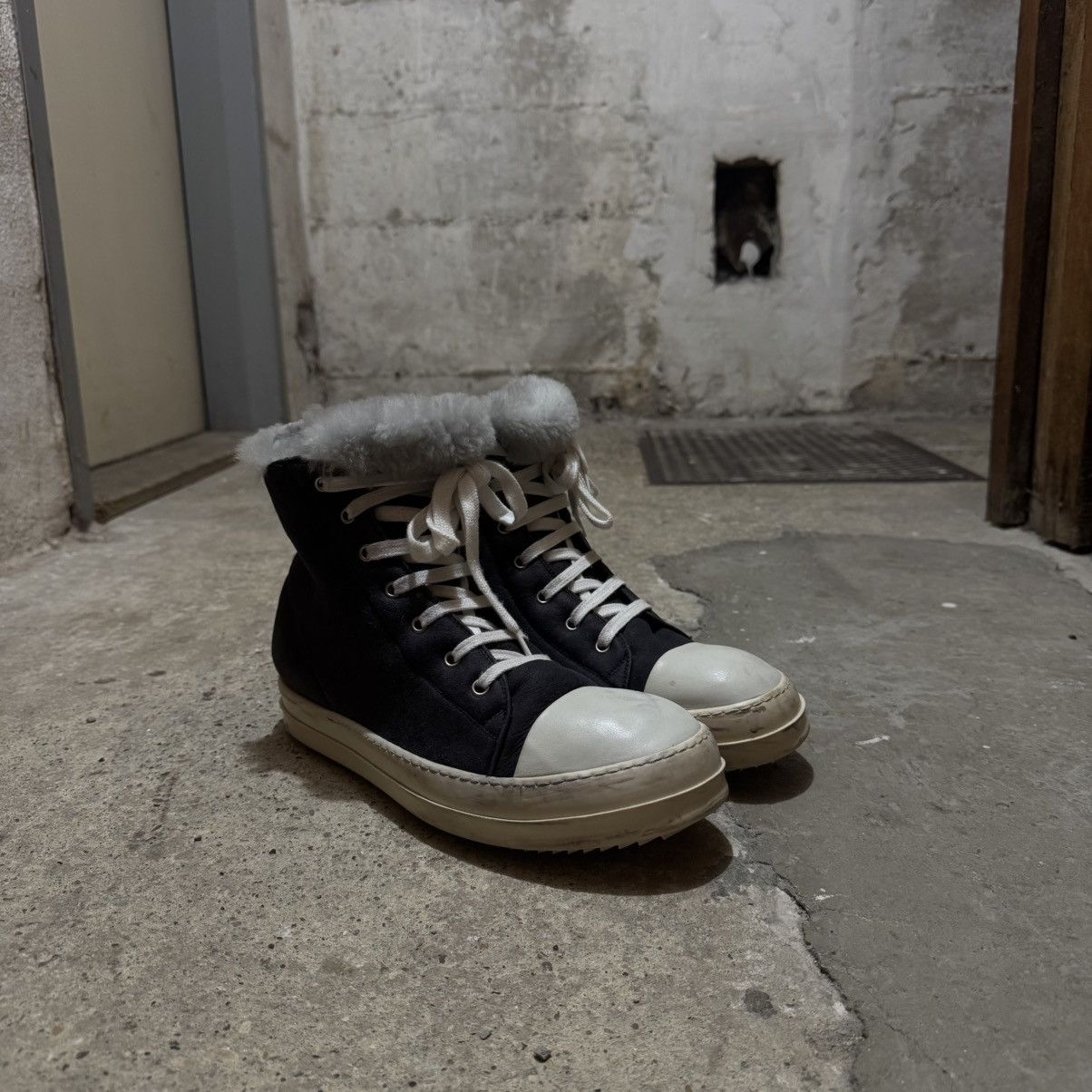 Rick Owens F/w 13? Rick owens sample fur ramones Size US 9 / EU 42 - 1 Thumbnail