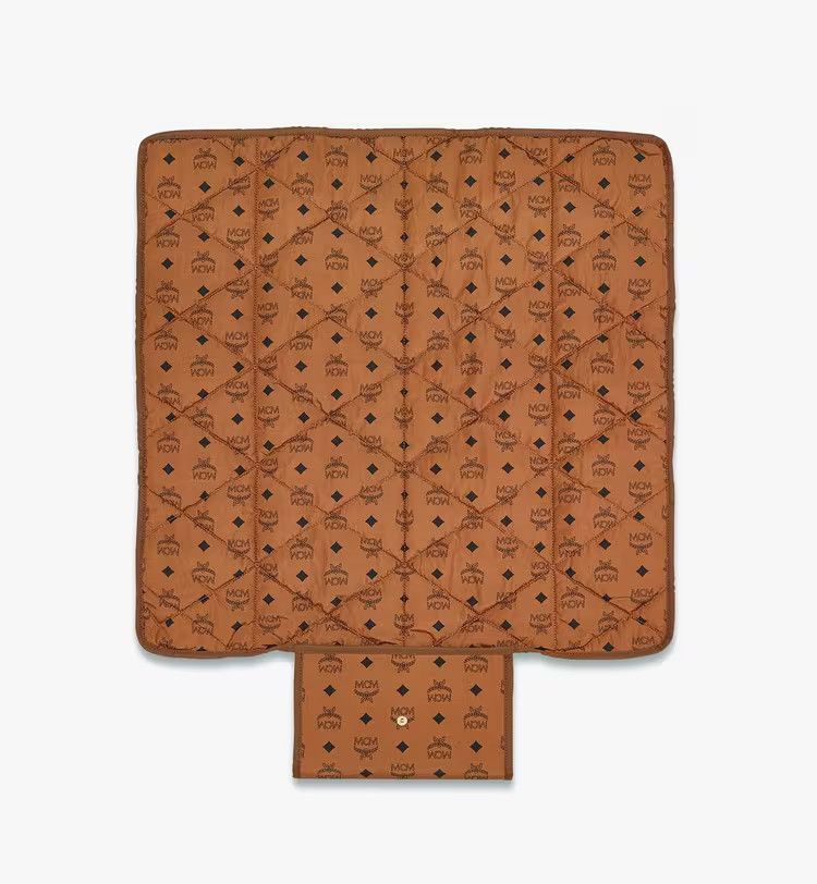 MCM o1mt1gz1125 Size: OS / Packable Pet Bed Quilted Monogram Size ONE SIZE - 4 Thumbnail