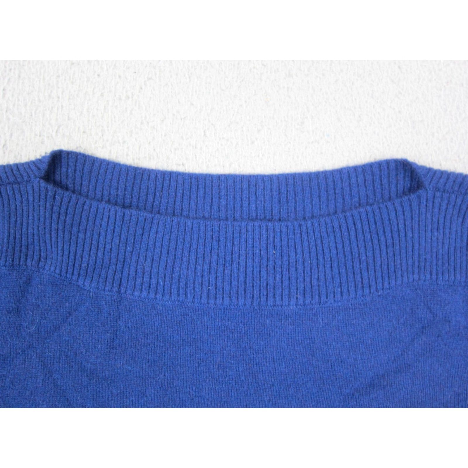 Talbots Talbots Sweater Womens S Blue 100% Cashmere Crew Neck Knit Pullover Ladies Family Classic 90s Pattern Solid Knit Short Description Not Included Size S / US 4 / IT 40 - 2 Thumbnail