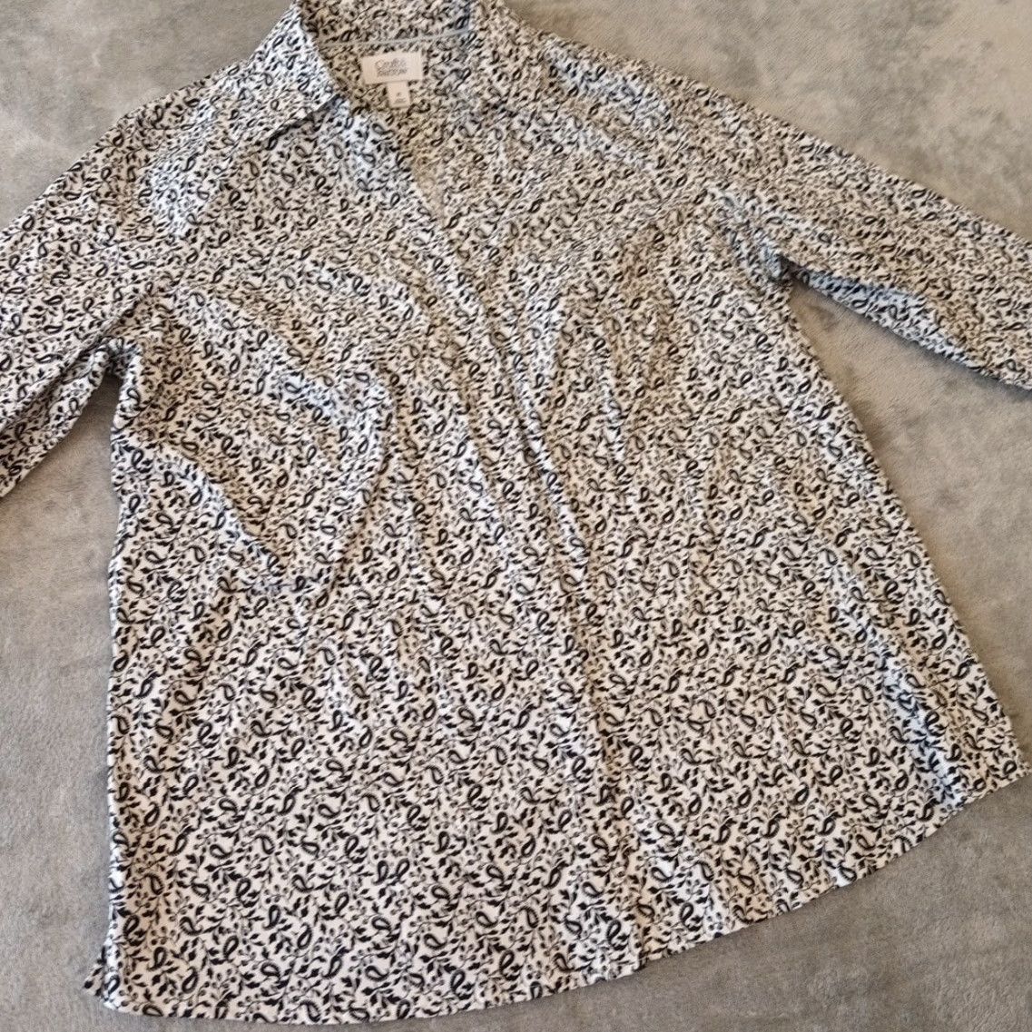 Croft & Barrow Croft & Barrow Shirt Womens Medium Black Floral Long Sleeve Button Up Size M / US 6-8 / IT 42-44 - 4 Thumbnail