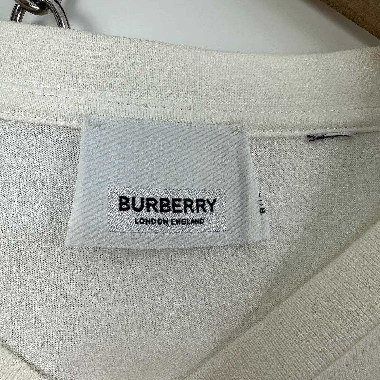 Burberry Burberry Men's White Chest Logo Print Short Sleeve K12 Size US M / EU 48-50 / 2 - 4 Thumbnail
