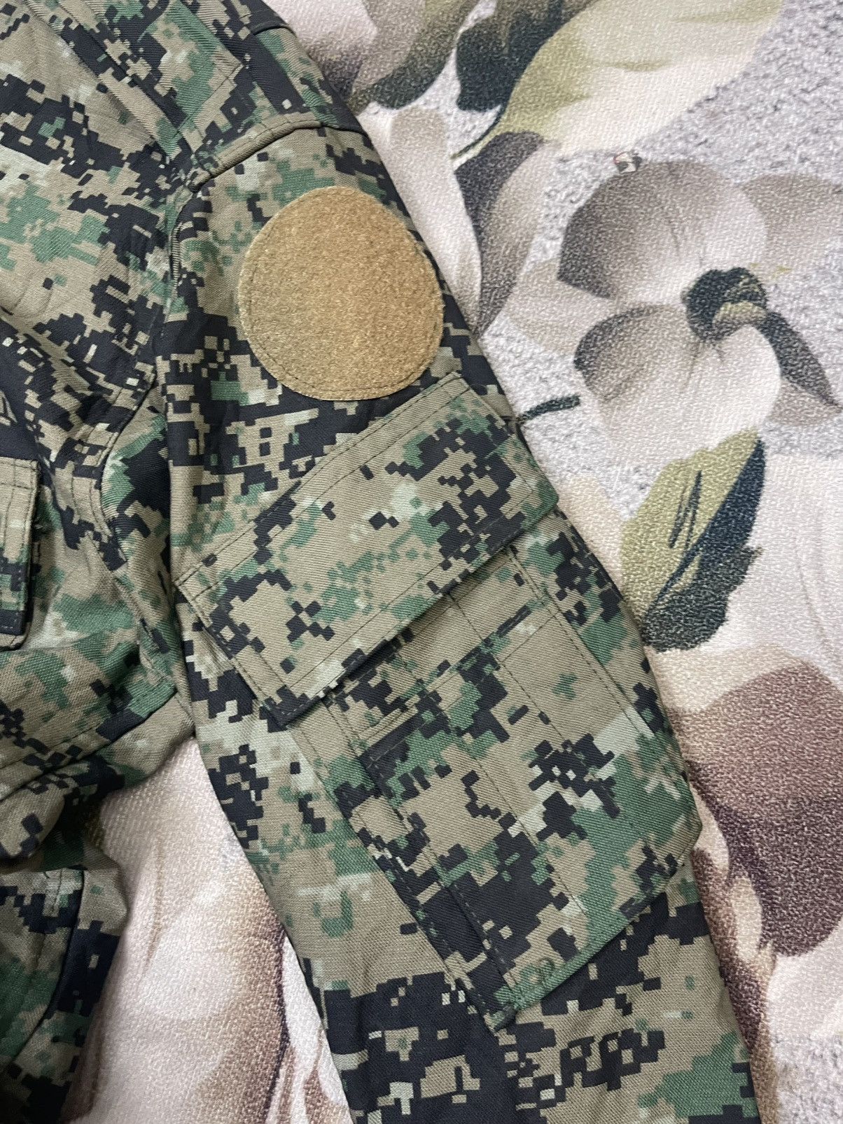 Other Vintage Army Combat Uniform 3D Camouflage Size US M / EU 48-50 / 2 - 4 Thumbnail