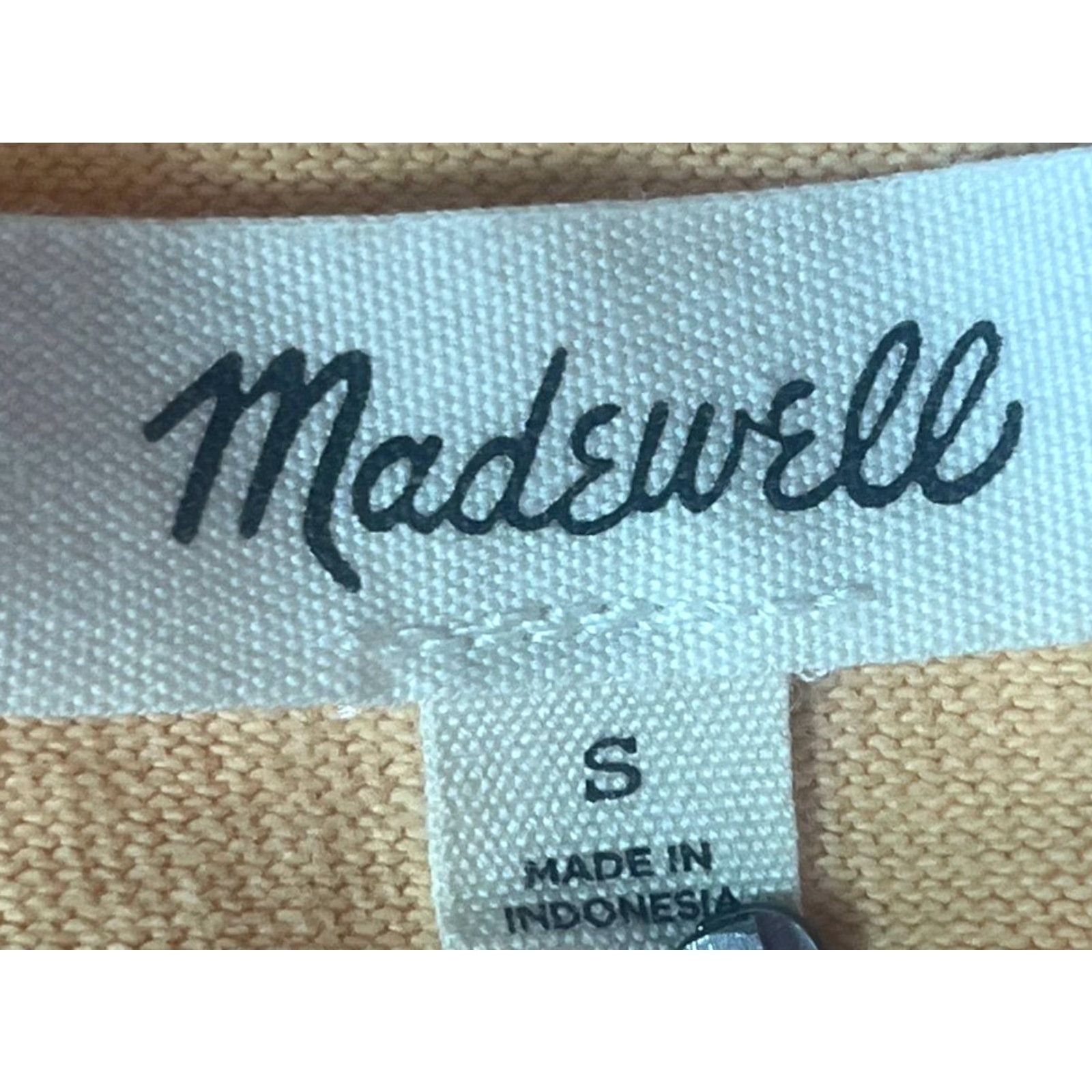 Madewell Madewell Shirt Women's Tee Cropped Regular Short Sleeve Yellow Henley Button Cotton T-Shirt All Seasons Fall Spring Summer Size Small Boys? Size S / US 4 / IT 40 - 5 Thumbnail