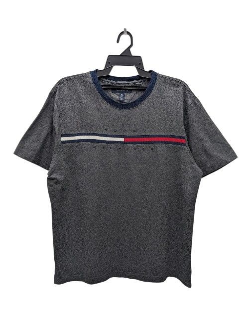 Tommy Hilfiger Tommy Hilfiger Striped Design Tshirt Size US XXL / EU 58 / 5 - 1 Thumbnail