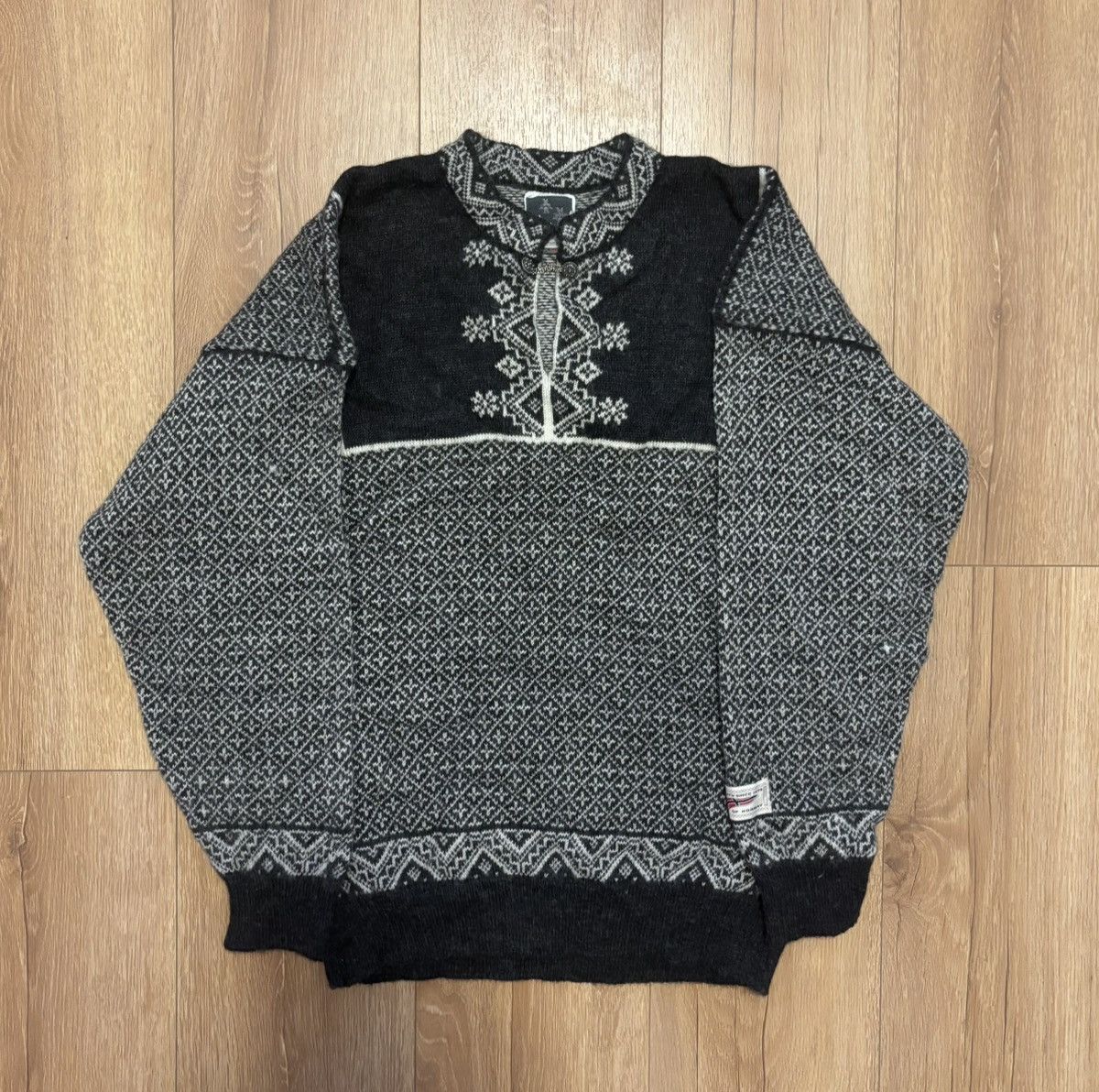 Dale of Norway Pure Wool Knit Sweater L – Made in Norway