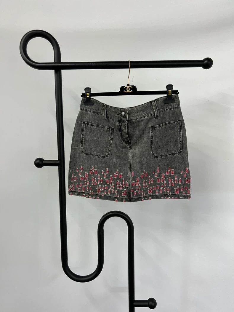 Chanel Chanel Gray Embroidered Denim Skirt - dmc Size US 32 / EU 48 - 1 Thumbnail