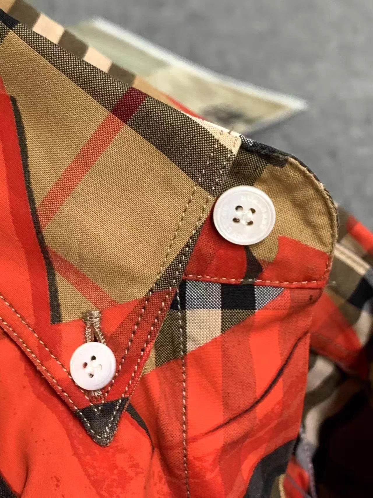 Burberry Burberry Graffiti Classic Check XS Shirt Size US XS / EU 42 / 0 - 6 Thumbnail