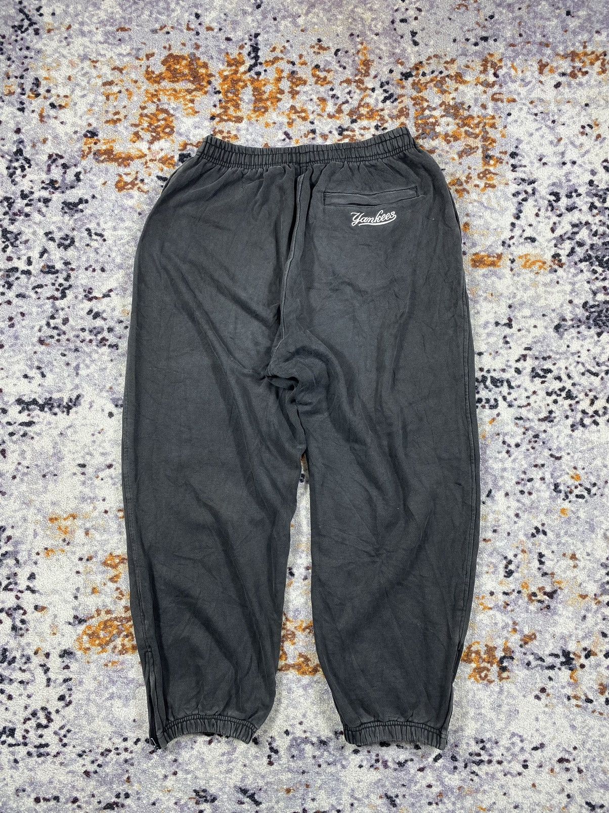 New York Yankees × Russell Athletic VTG Black Russell Athletic New York feded Jogger pants Baggy Size US 28 / EU 44 - 4 Thumbnail