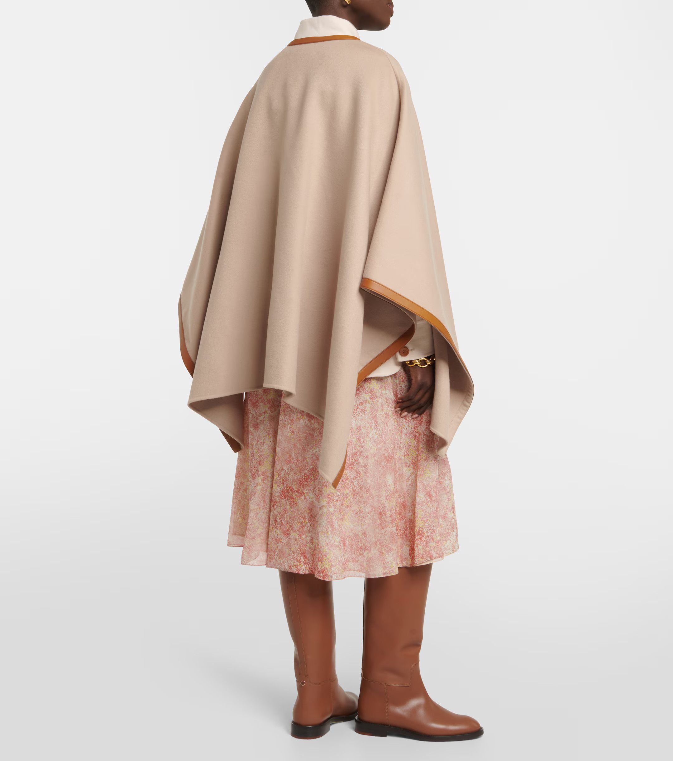 Loro Piana o1srvl11e0824 Size: OS / Kirna Detailed Cape in Brown Size ONE SIZE - 3 Thumbnail