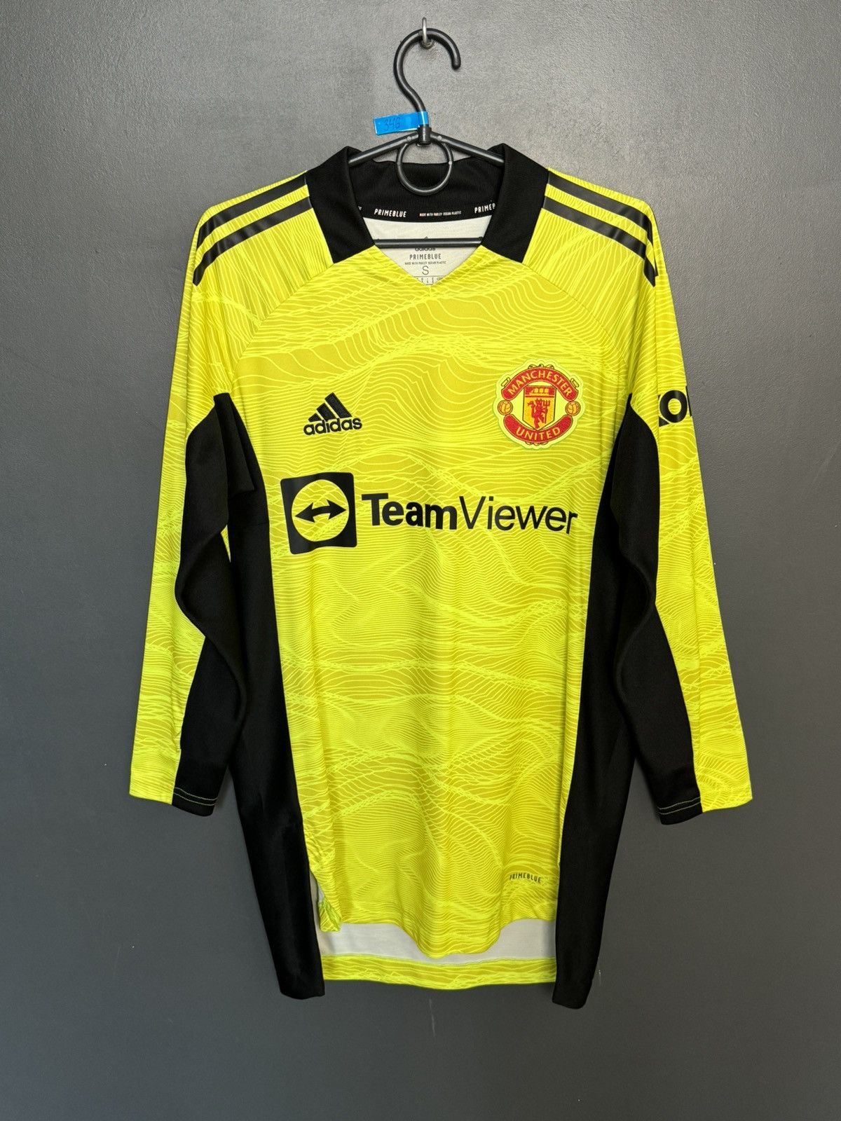 Adidas Manchester United 21/22 Goalkeeper Football Jersey T-Shirt Size US S / EU 44-46 / 1 - 1 Thumbnail