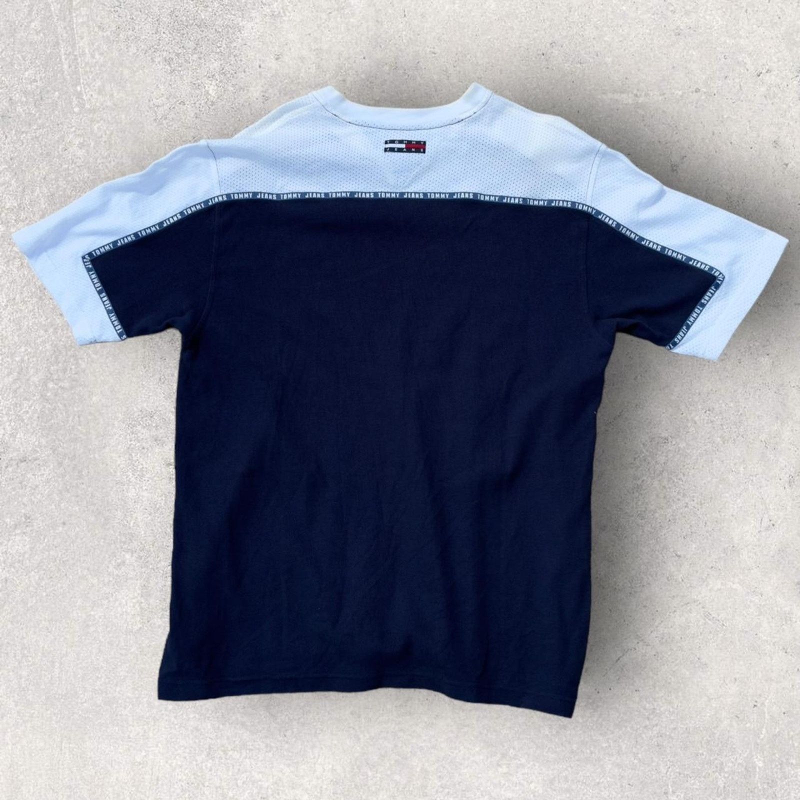 Tommy Hilfiger Vintage Tommy Jeans T-Shirt Size US XL / EU 56 / 4 - 5 Thumbnail