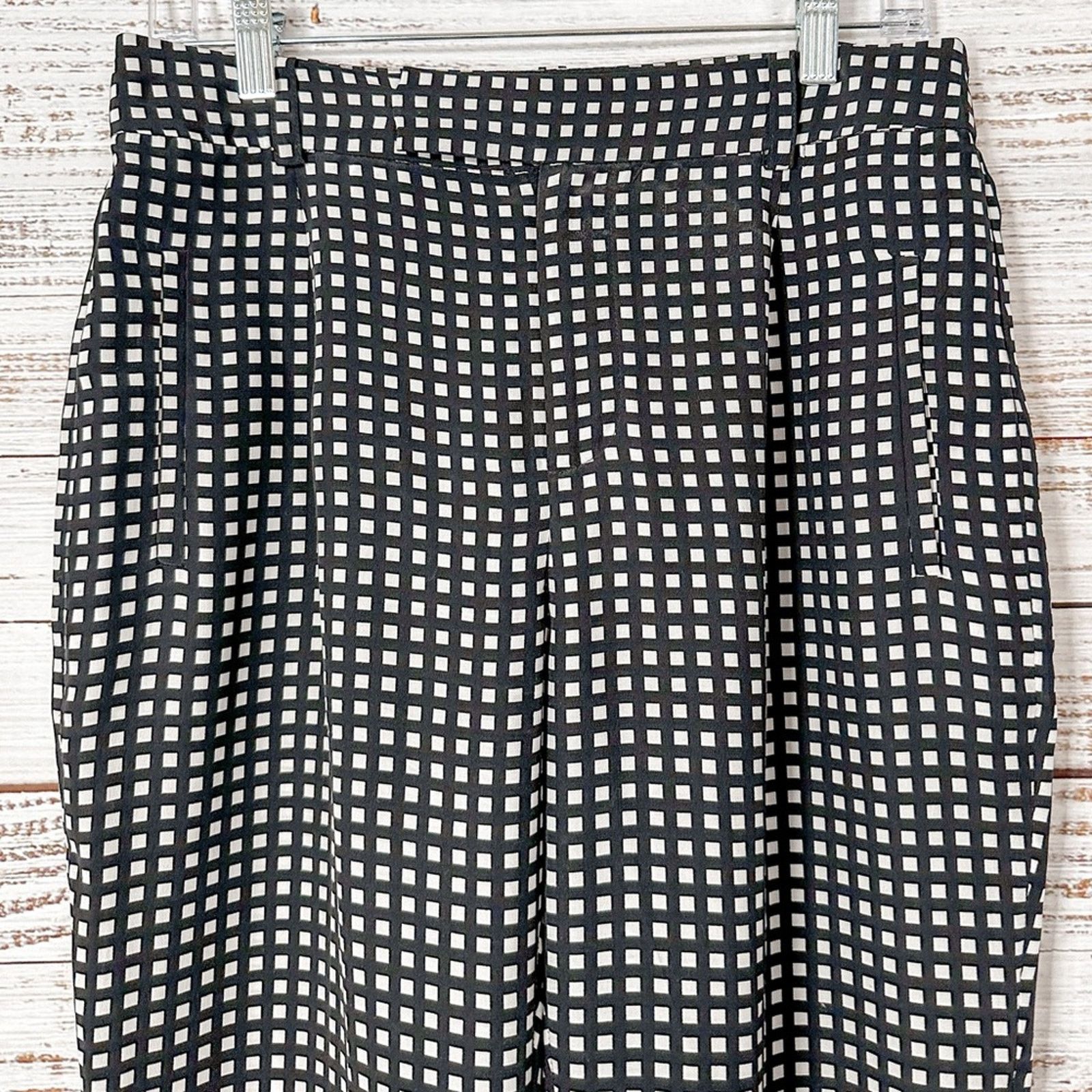 Equipment Equipment 100% Silk Cropped Pants, EUC, Size 6, MSRP $340 Size 28" / US 6 / IT 42 - 5 Thumbnail