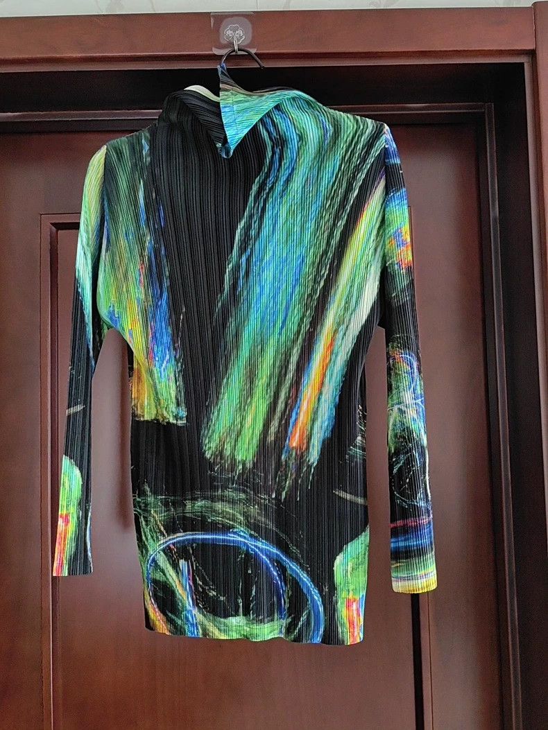 Issey Miyake Issey Miyake size:3 Black and green high-neck top Size S / US 4 / IT 40 - 1 Thumbnail