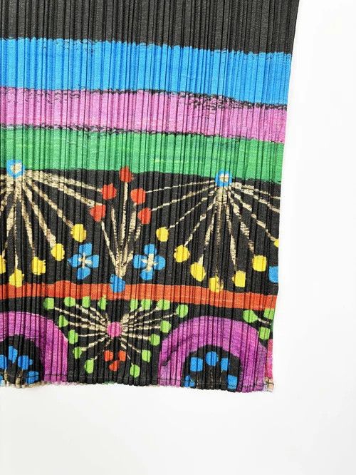 Pleats Please Issey Miyake o1tko10526 Firework Tribal Print Pleated Top in Multicolor Size L / US 10 / IT 46 - 2 Thumbnail