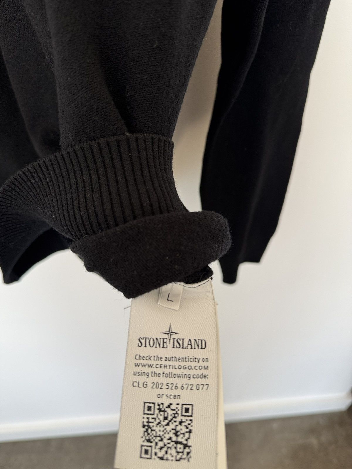 Stone Island Near mint Stone Island black sweater Size US L / EU 52-54 / 3 - 6 Thumbnail