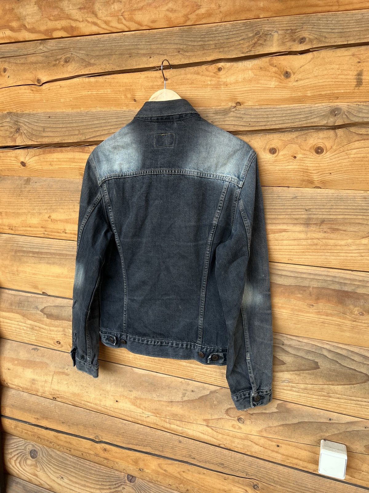 Levi's 90S VINTAGE LEVI’S 70500 OILED CREASE TRUCKER DENIM JACKET Size US L / EU 52-54 / 3 - 11 Thumbnail