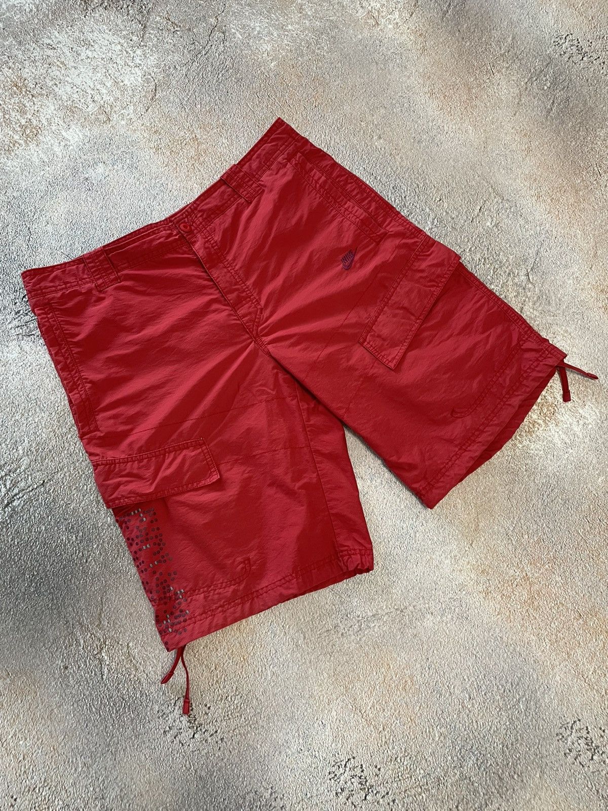 Nike Vintage Nike Small Logo Cargo Shorts Size US 32 / EU 48 - 1 Thumbnail