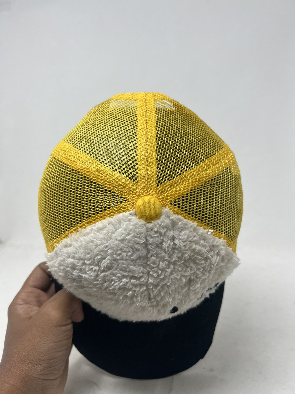 If Six Was Nine Shisky Plush Skull Crossbone Fur Trucker Hat Size ONE SIZE - 5 Thumbnail