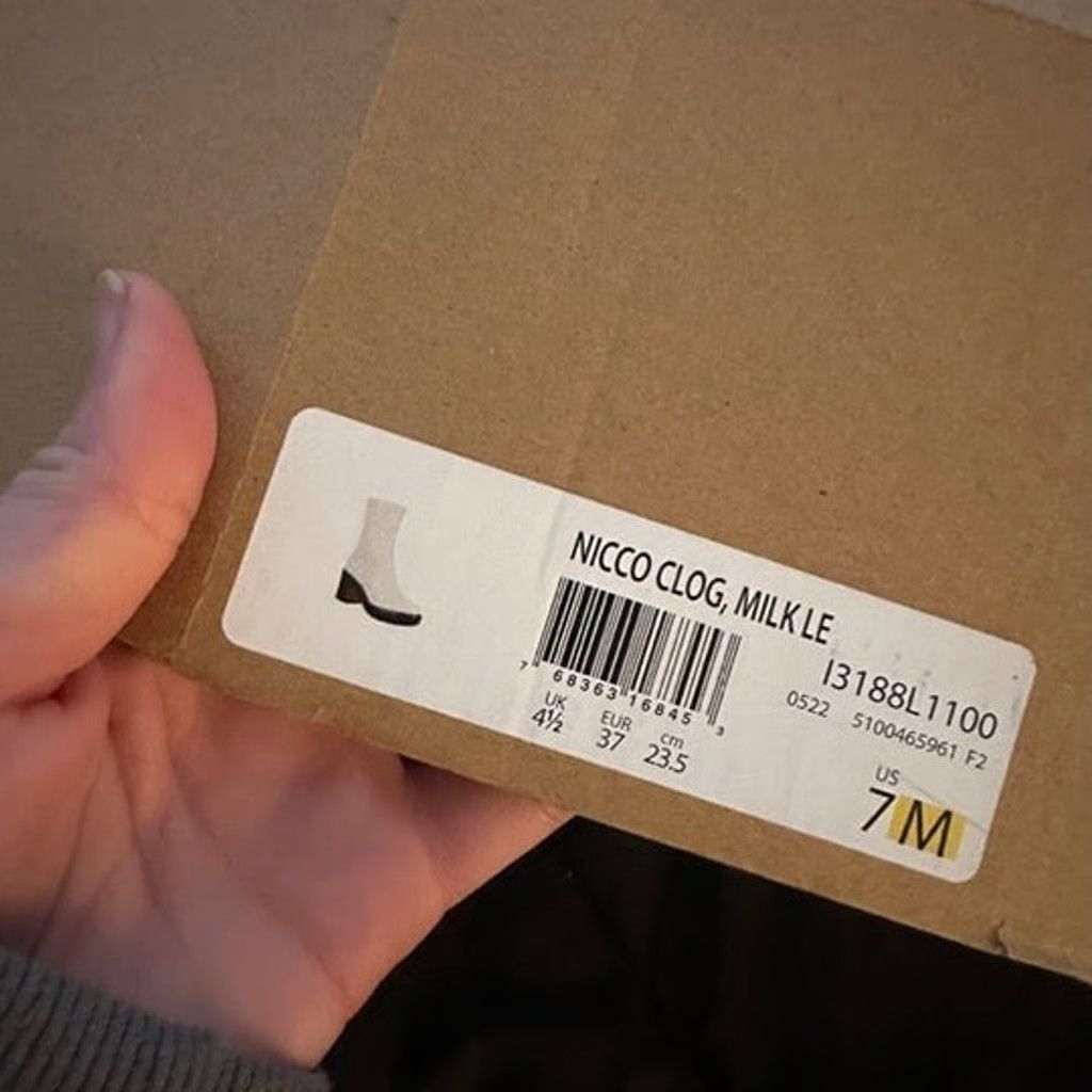 Vince Vince Nicco Clog, Milk LE Size US 7 / IT 37 - 9 Thumbnail