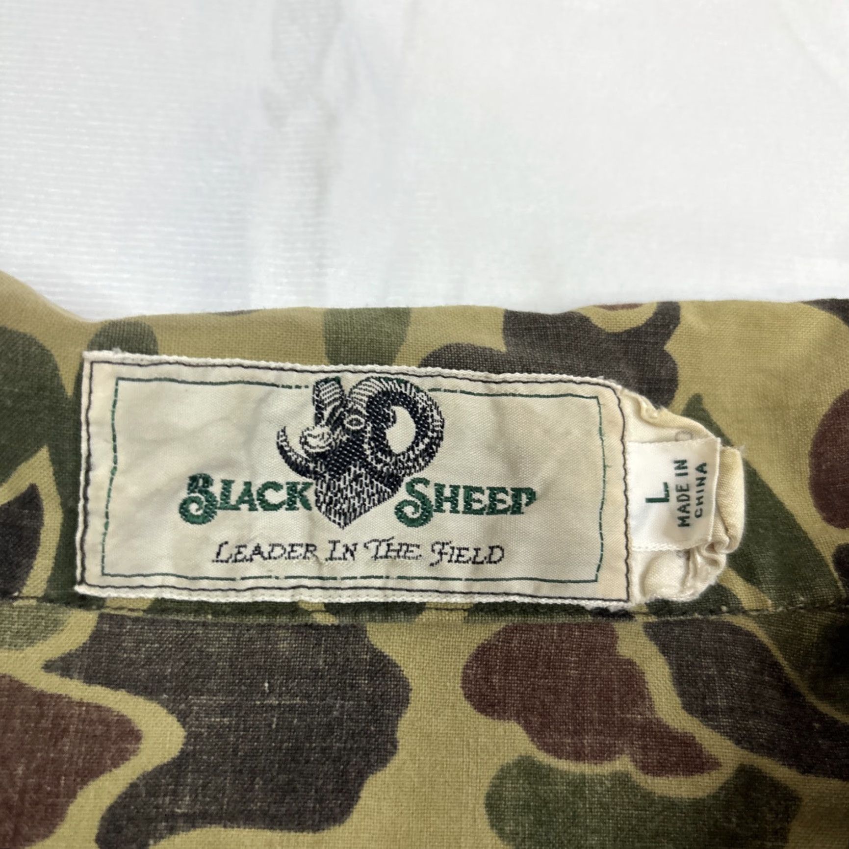 Vintage VINTAGE Black Sheep Men L Camo Button Up Hunting Shirt Flannel Shirt Size US L / EU 52-54 / 3 - 2 Thumbnail