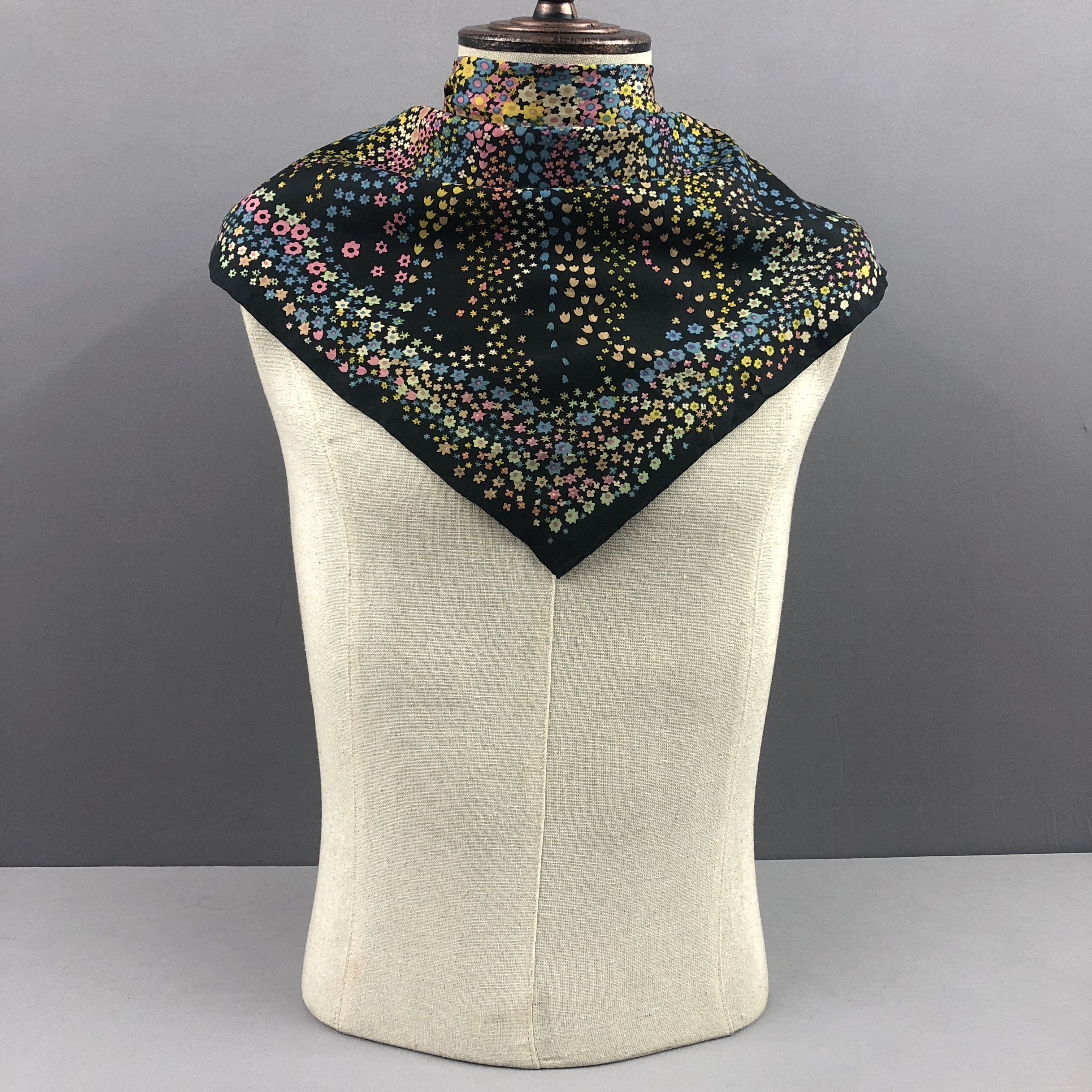 Other Vintage SILK Scarf Twill Stole Wraps 56789 Size ONE SIZE - 3 Thumbnail