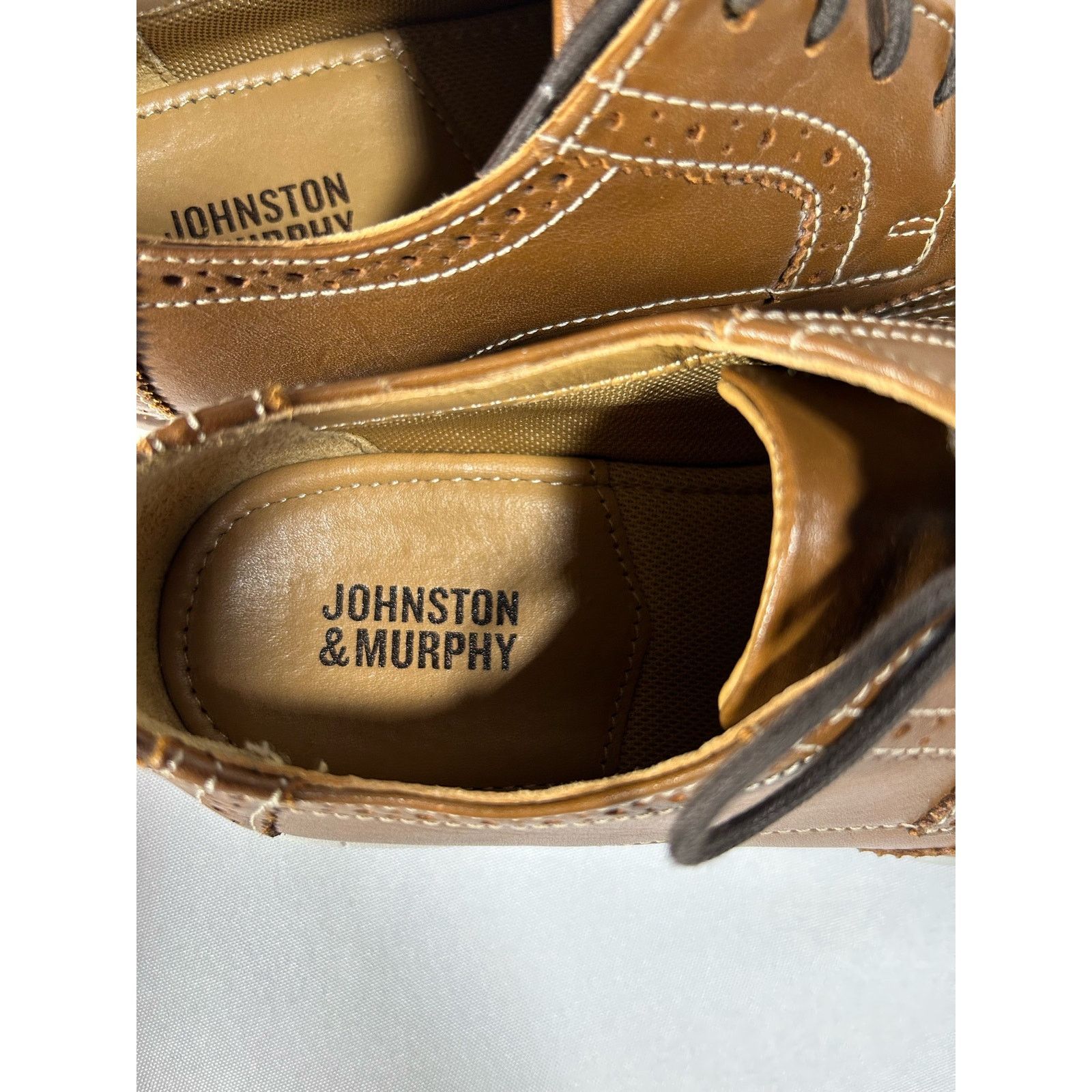 Johnston & Murphy Johnston & Murphy Boys 4 M L22 Oxford Wingtip shoes Size US 5 / EU 37 - 5 Thumbnail