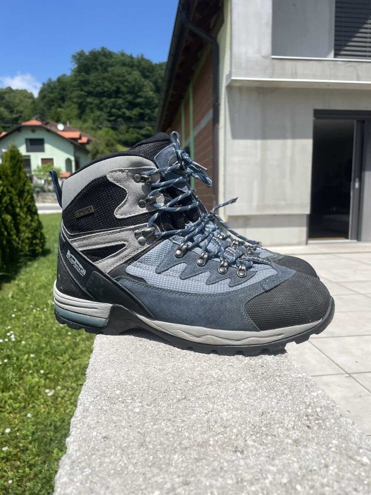 Other Kilimanjaro HER-TEX hiking shoes Size US 12.5 / EU 45-46 - 1 Thumbnail