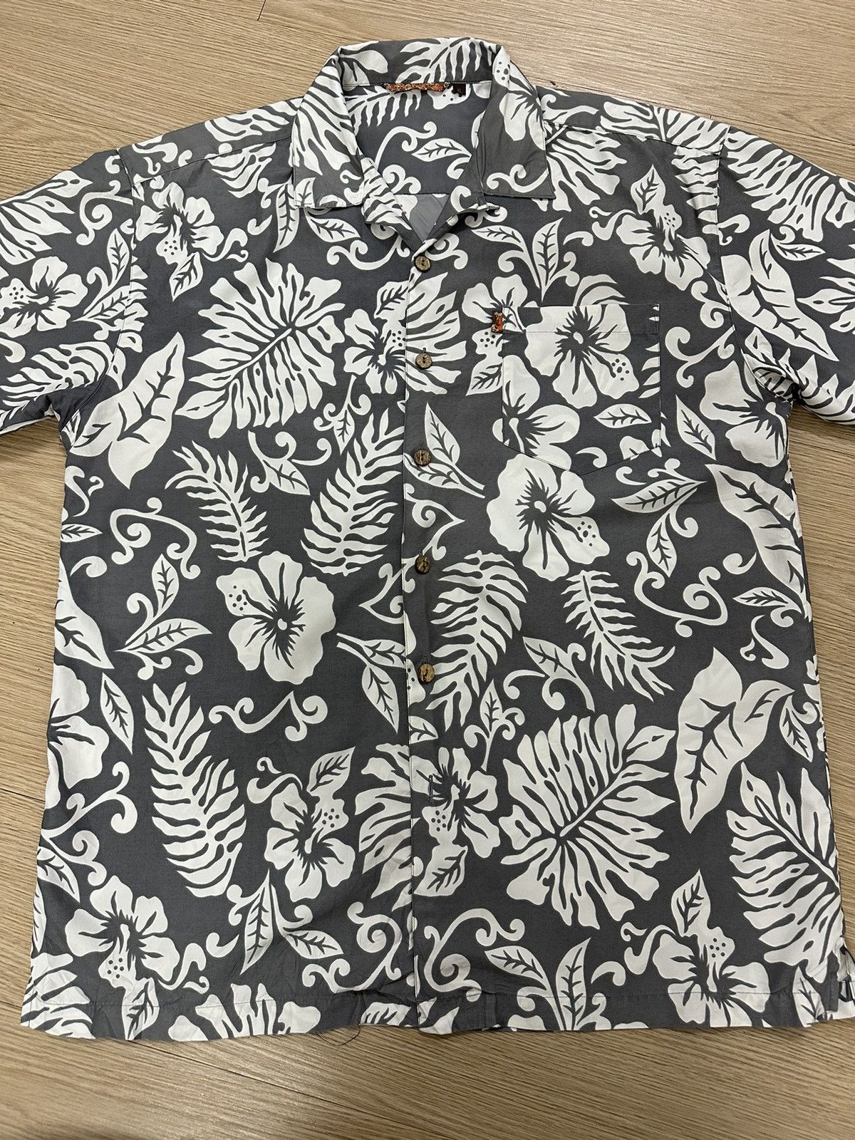 Beauty Beast × Quiksilver × Vintage Rare Vintage Y2K Quiksilver Hawaii Wooden Button Shirt Size US XL / EU 56 / 4 - 7 Thumbnail