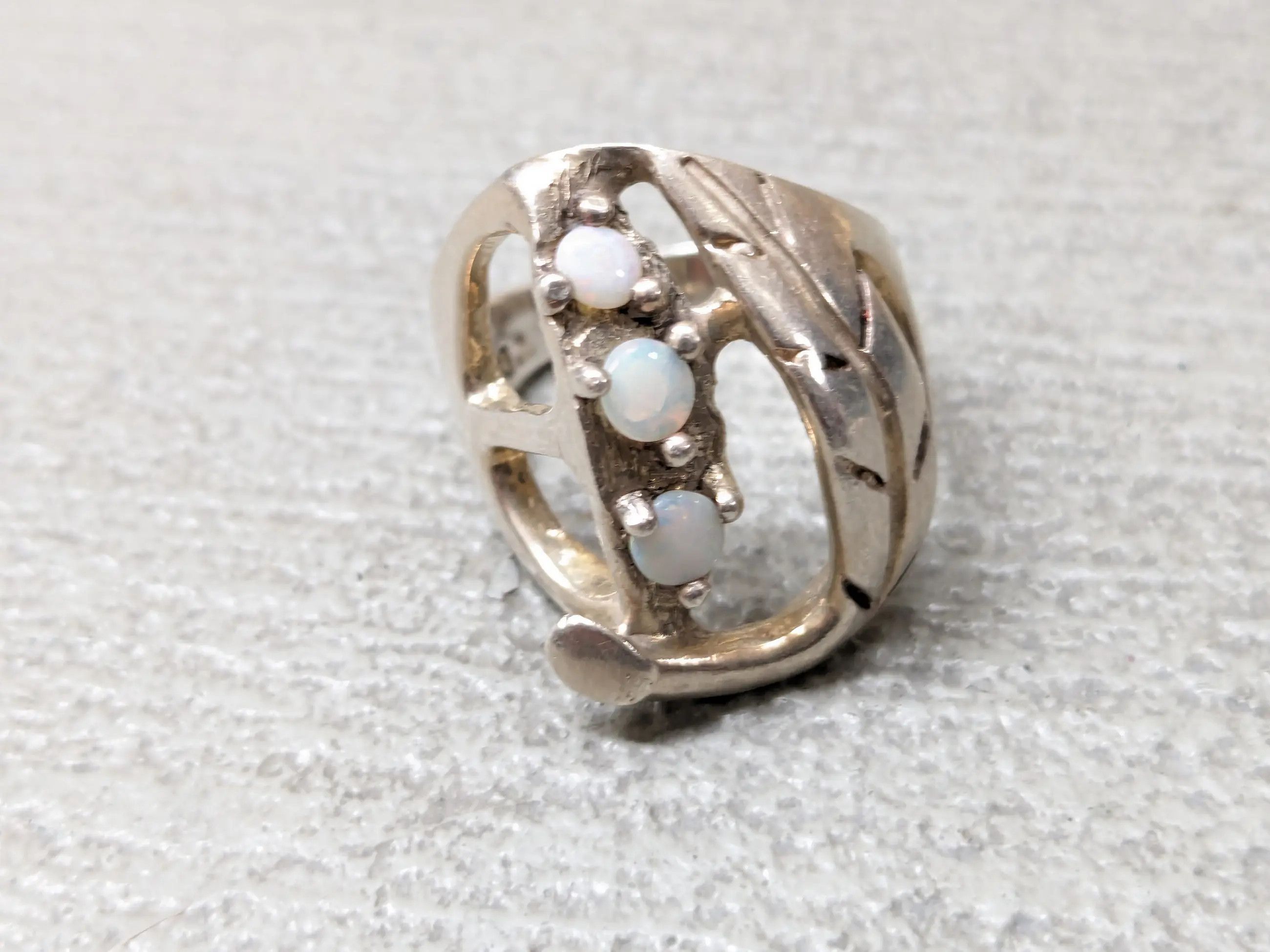 Jewelry × Sterling Silver Vintage Sterling Silver Ring Opal 9 Leaf Native Indian Taxco Size ONE SIZE - 5 Thumbnail