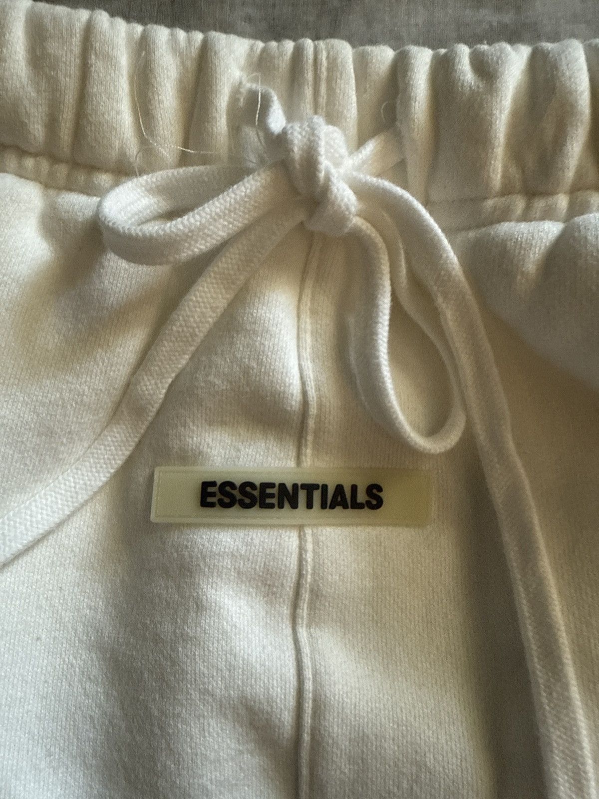 Essentials Fear of God Essentials Sweat Shorts White Size US 30 / EU 46 - 6 Thumbnail