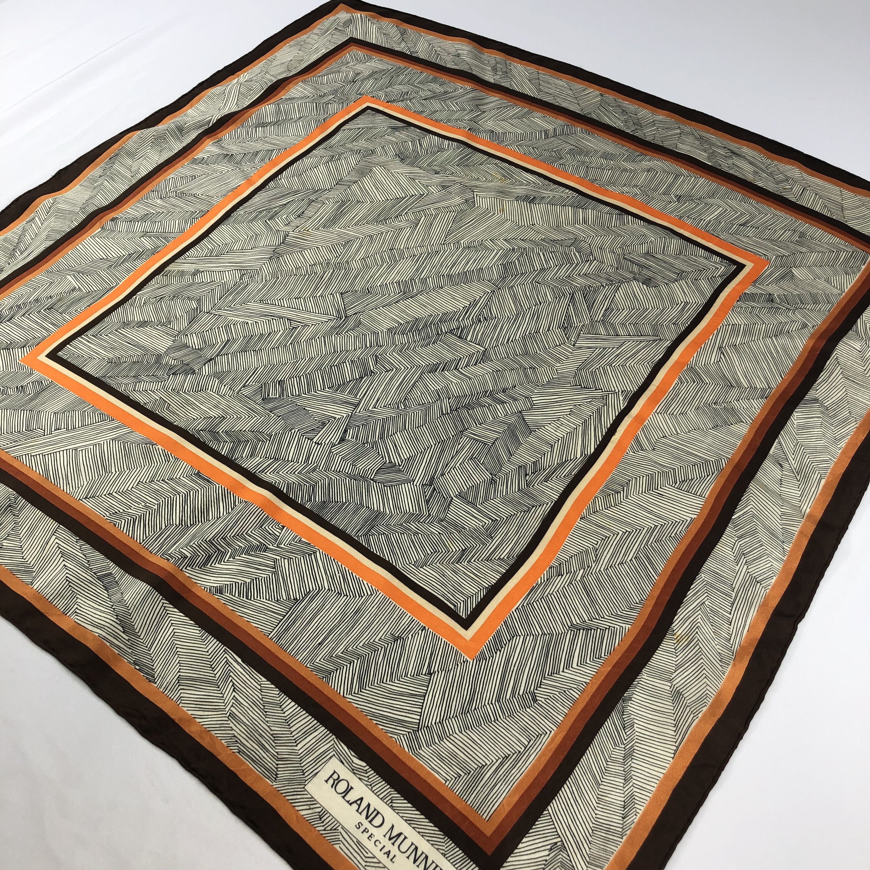 Vintage Vintage Roland Munnier Abstract Silk Scarf M344 Size ONE SIZE - 4 Thumbnail