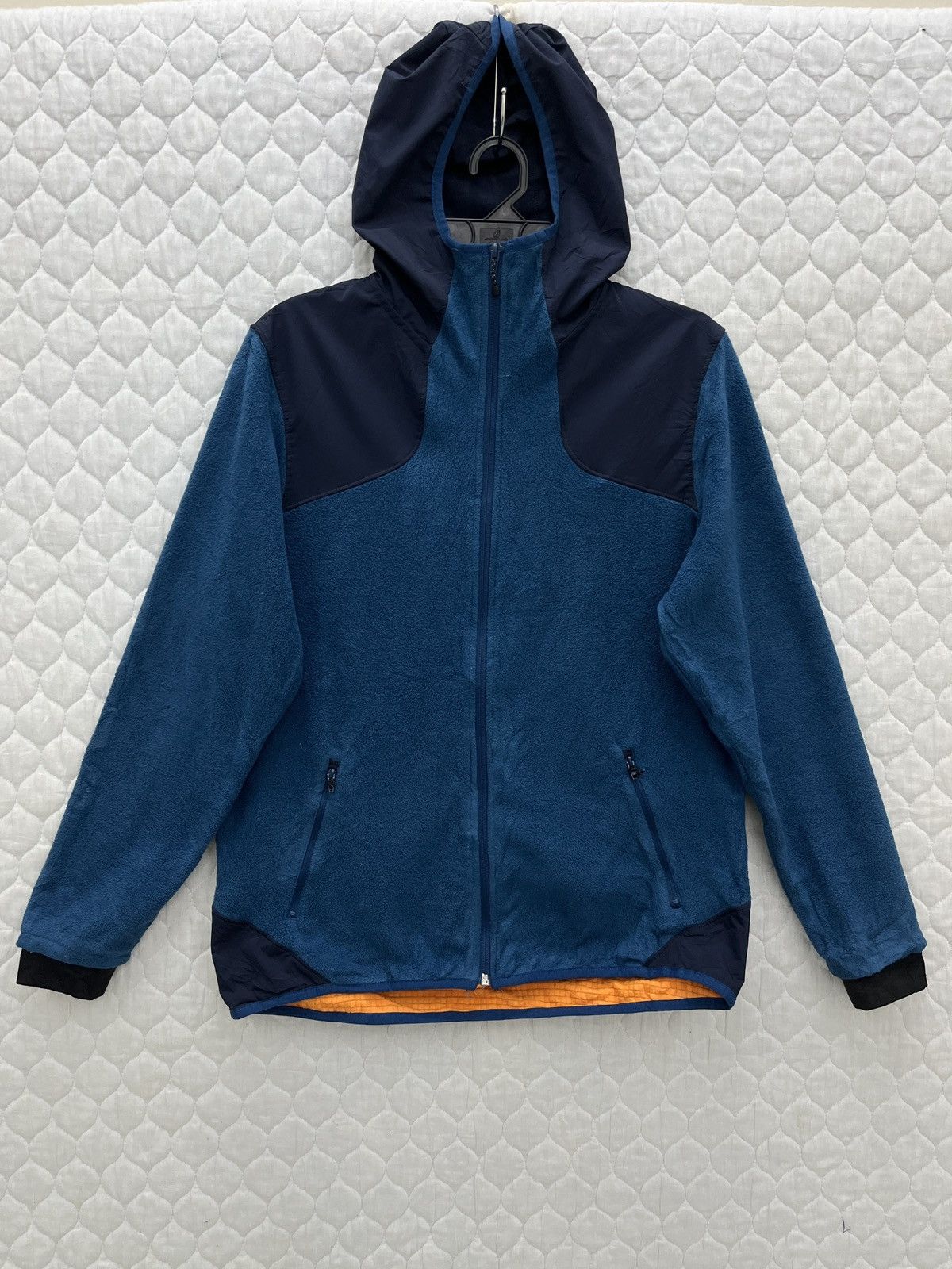 🔥🔥🔥STEALS FIELDCORE HOODIE SWEATER