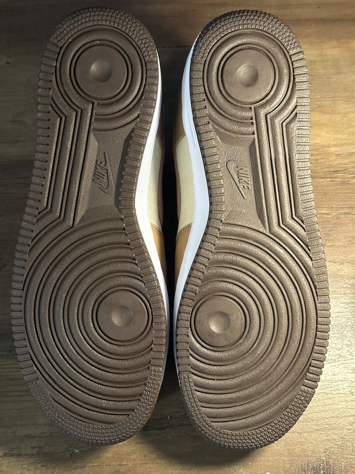 Nike Air Force One Acorns Low (Size 10.5 /No Box) Size US 10.5 / EU 43-44 - 3 Thumbnail